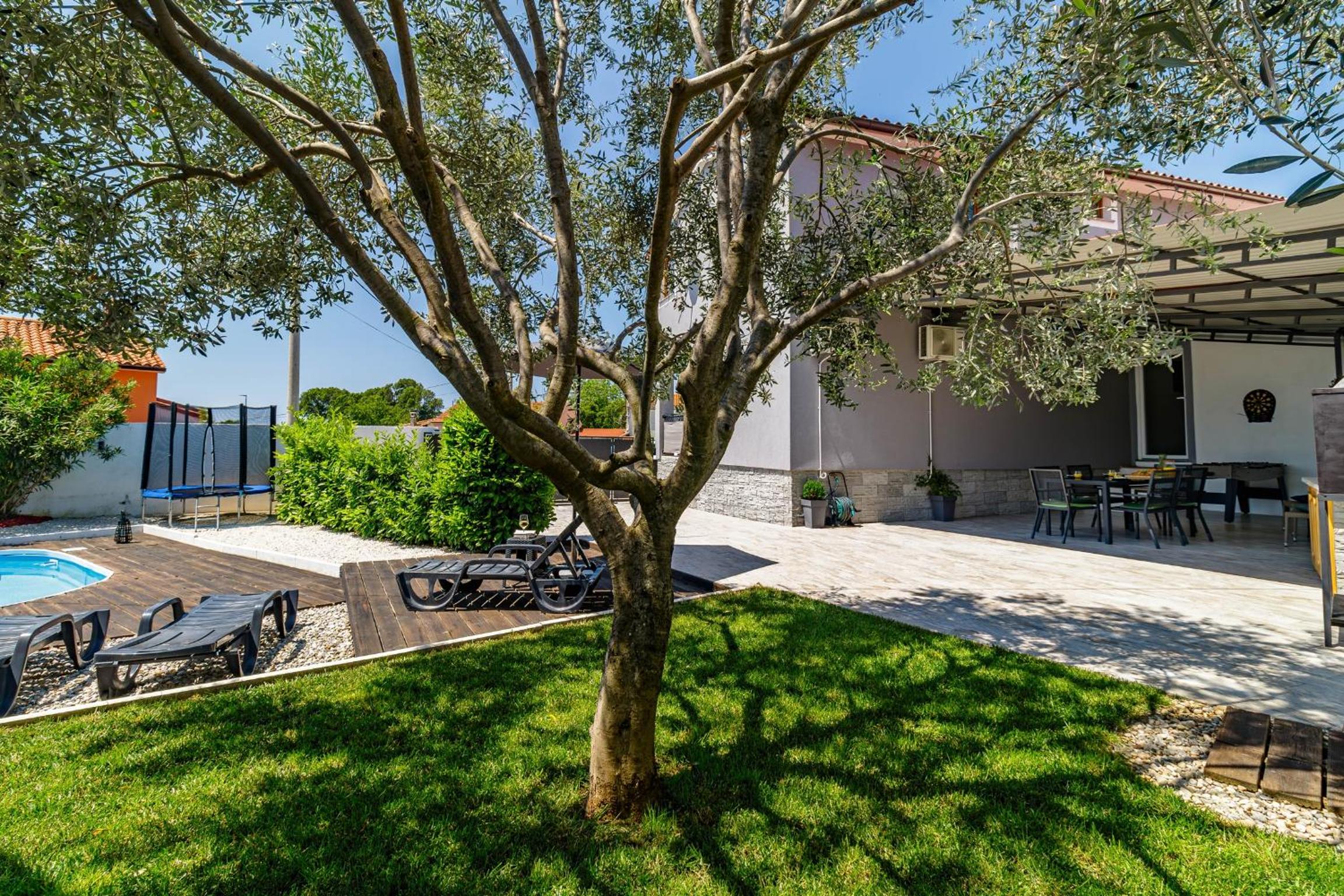 Holiday House Ulika near Pula - Pet Friendly view 4