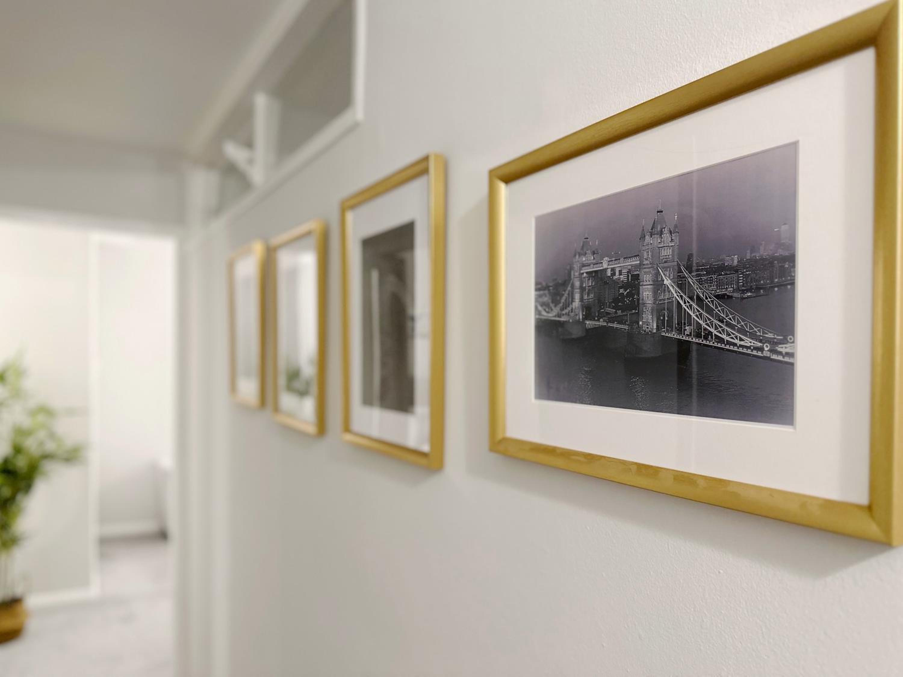 Zoey Place near Thames River - 2 Double Beds, 1 Single Bed, Spacious, Ideal for Families