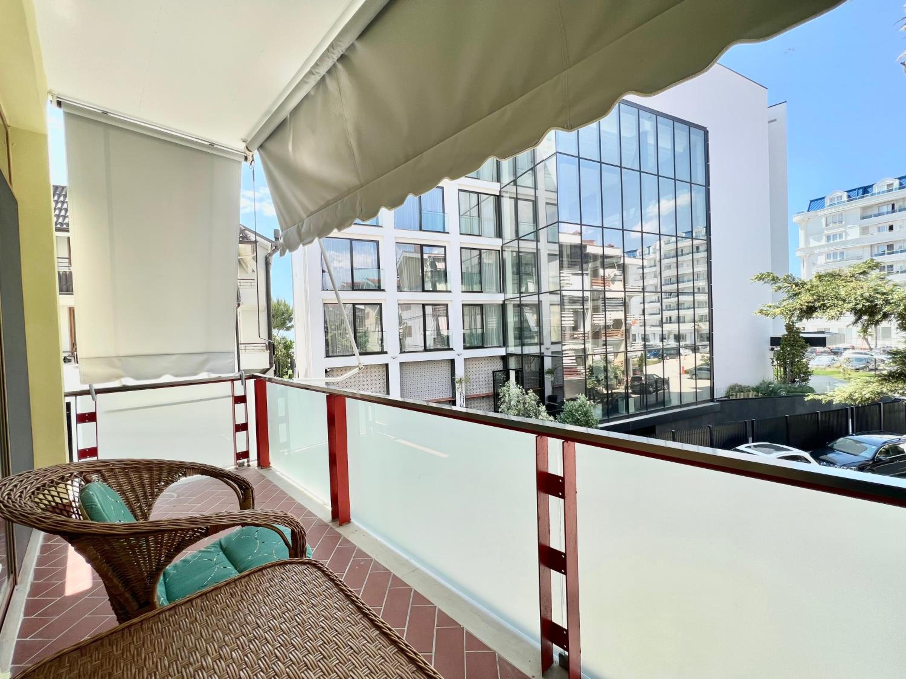 Rolling Apartment Golem - Next to Premium Hotels & Grand Blue FaFa