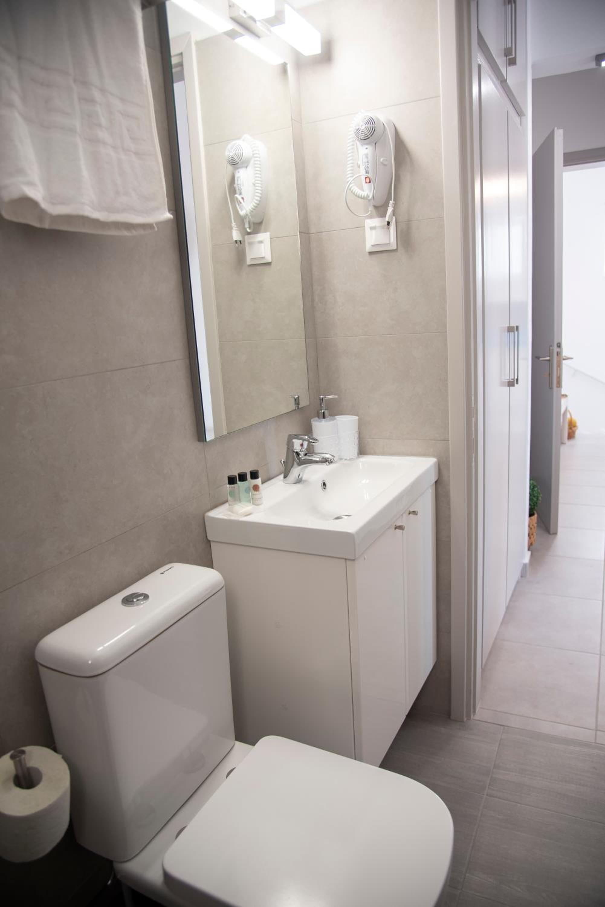 SeaSTAR Beach Apartments