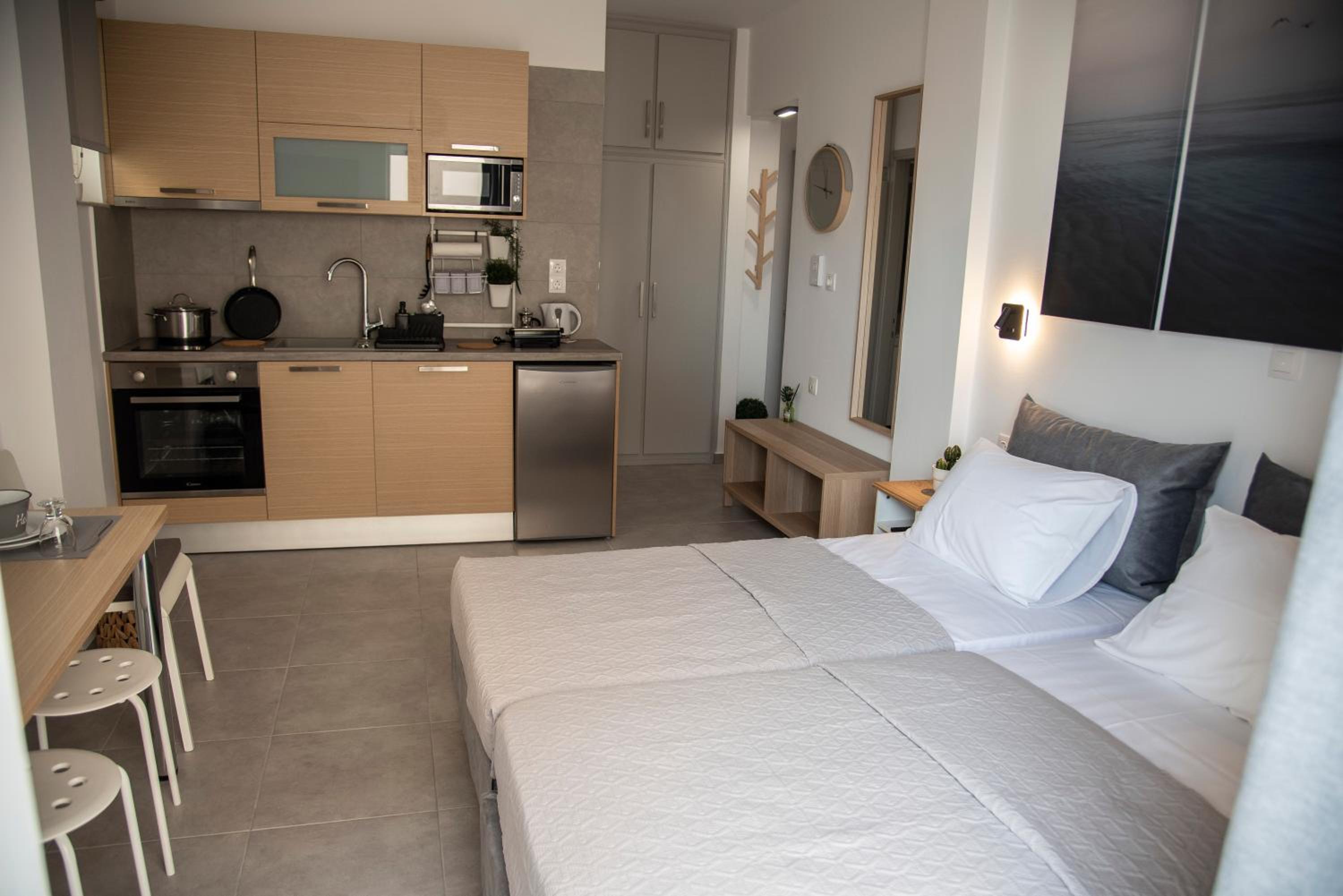 SeaSTAR Beach Apartments