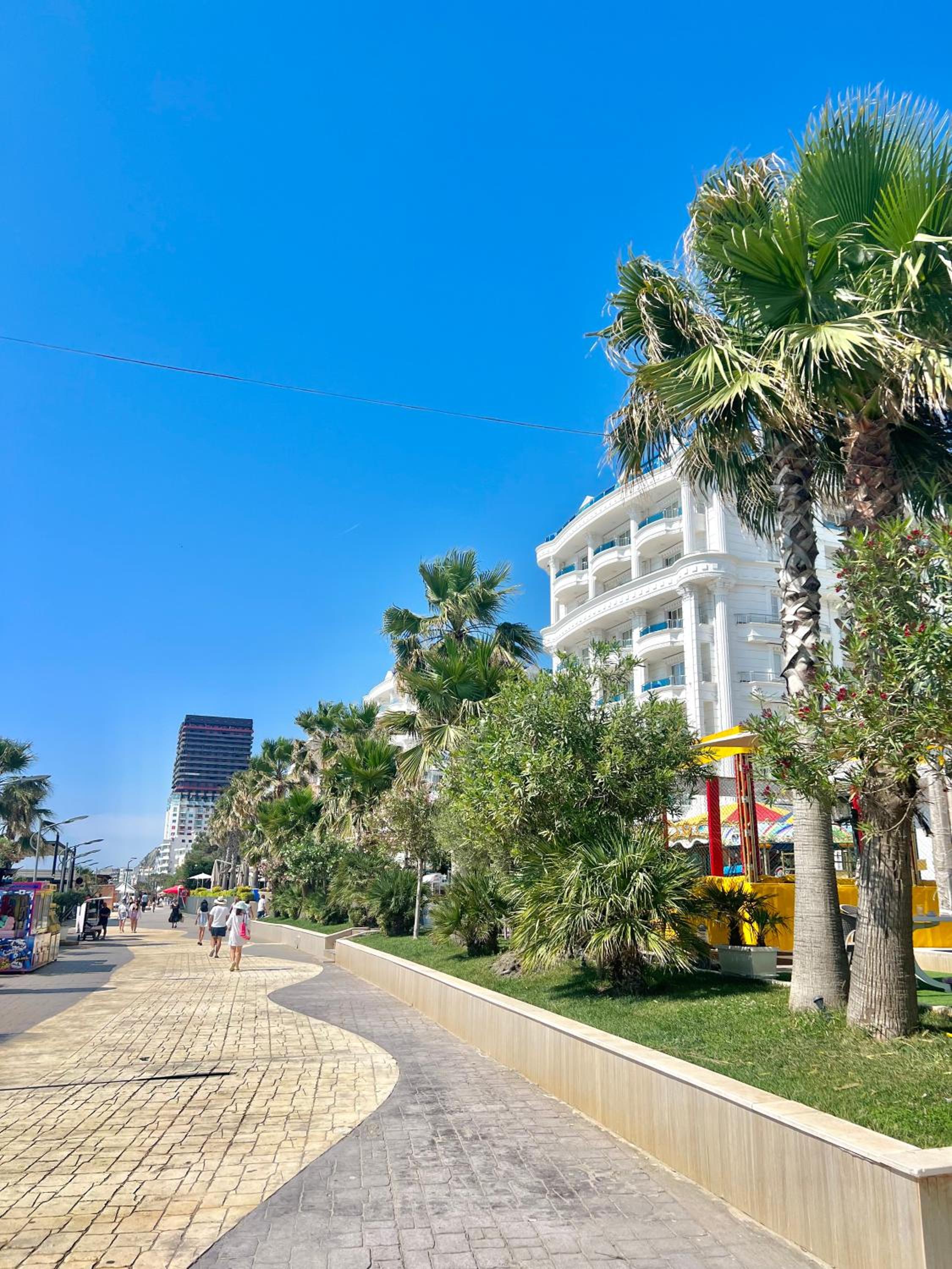 Rolling Apartment Golem - Next to Premium Hotels & Grand Blue FaFa