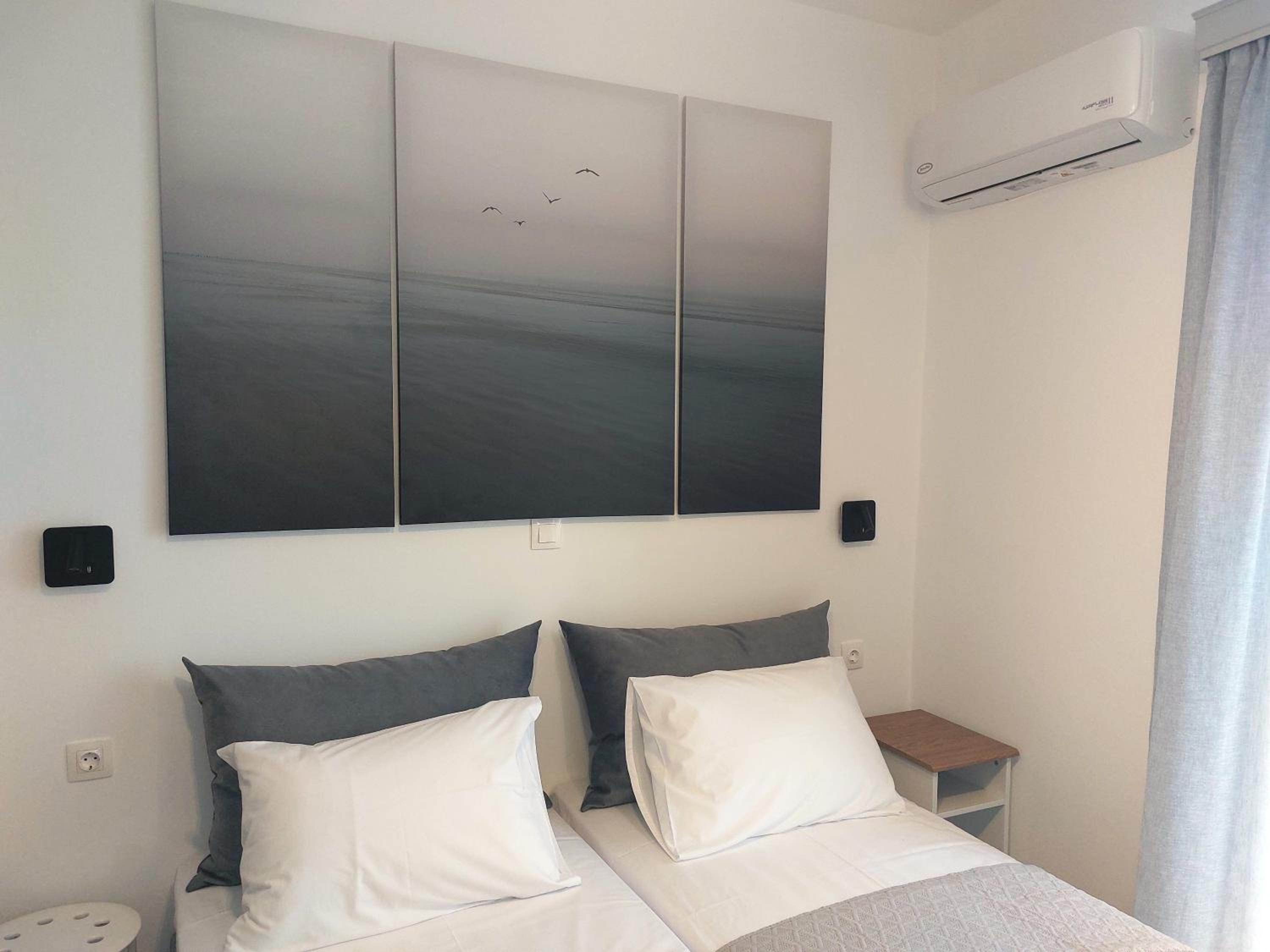 SeaSTAR Beach Apartments