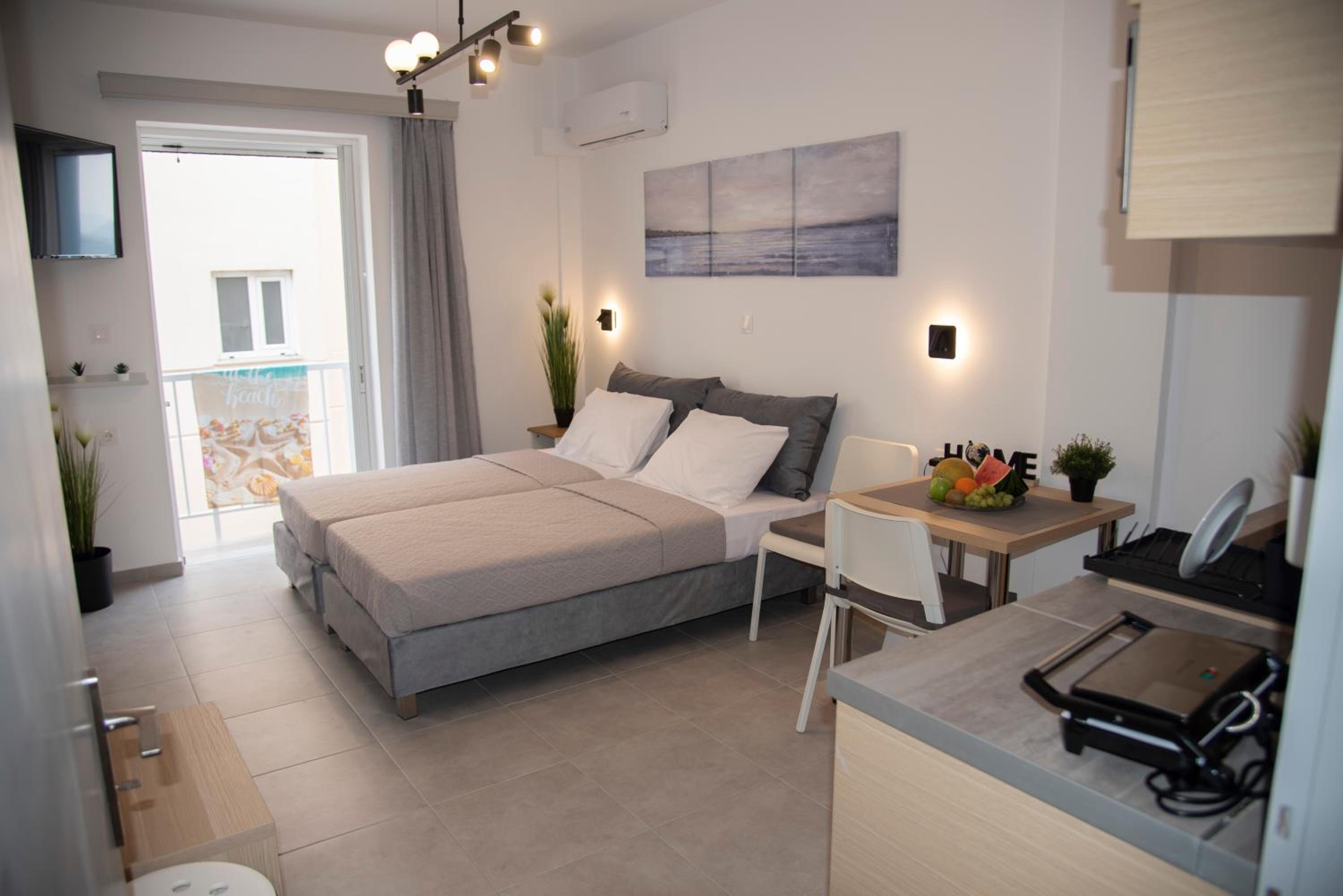 SeaSTAR Beach Apartments