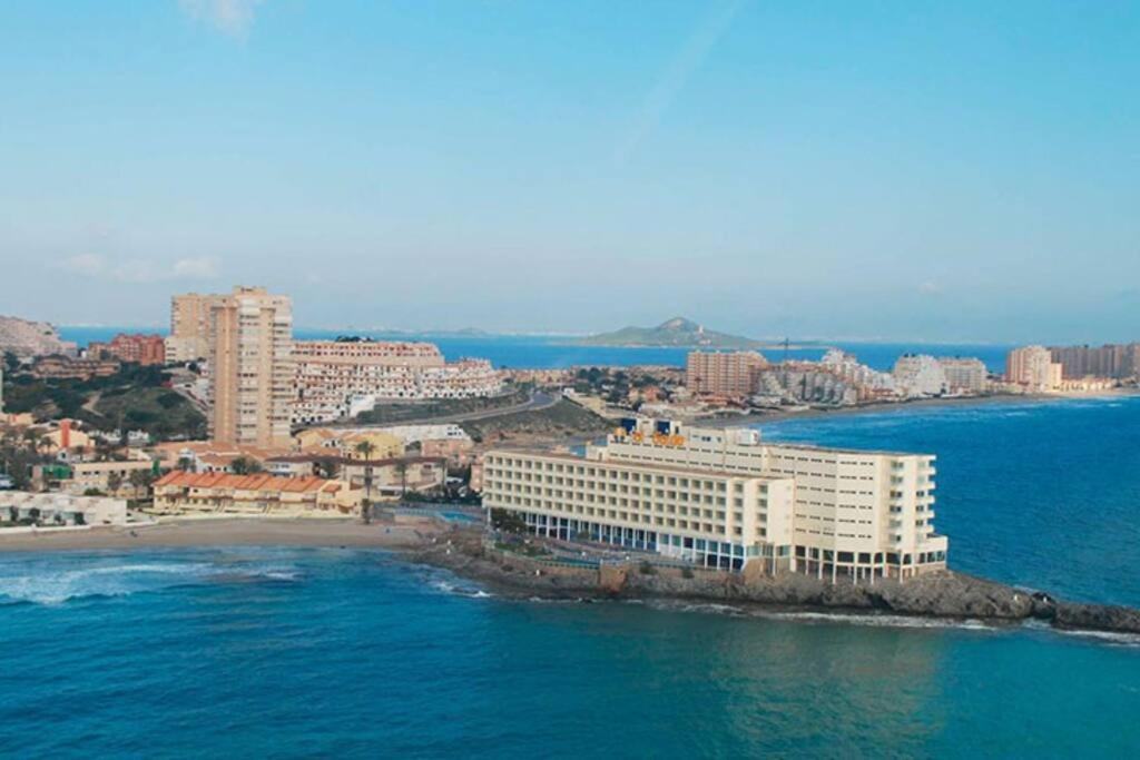 Bonito Apartamento en la Manga con piscina entre dos mares