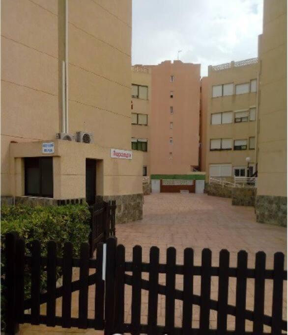 Bonito Apartamento en la Manga con piscina entre dos mares
