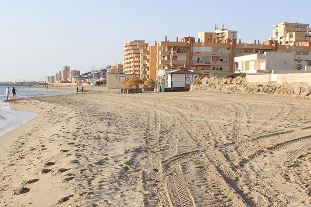 Bonito Apartamento en la Manga con piscina entre dos mares