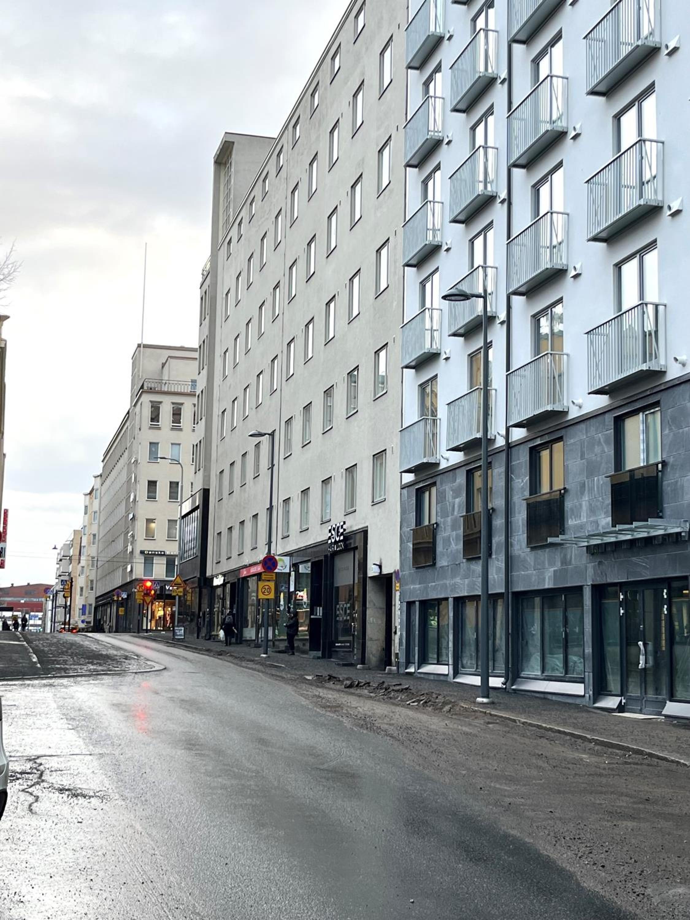 Uusi ilmastoitu kaksio Tampereen ytimessä, pysäköinti, iso lasitettu parveke