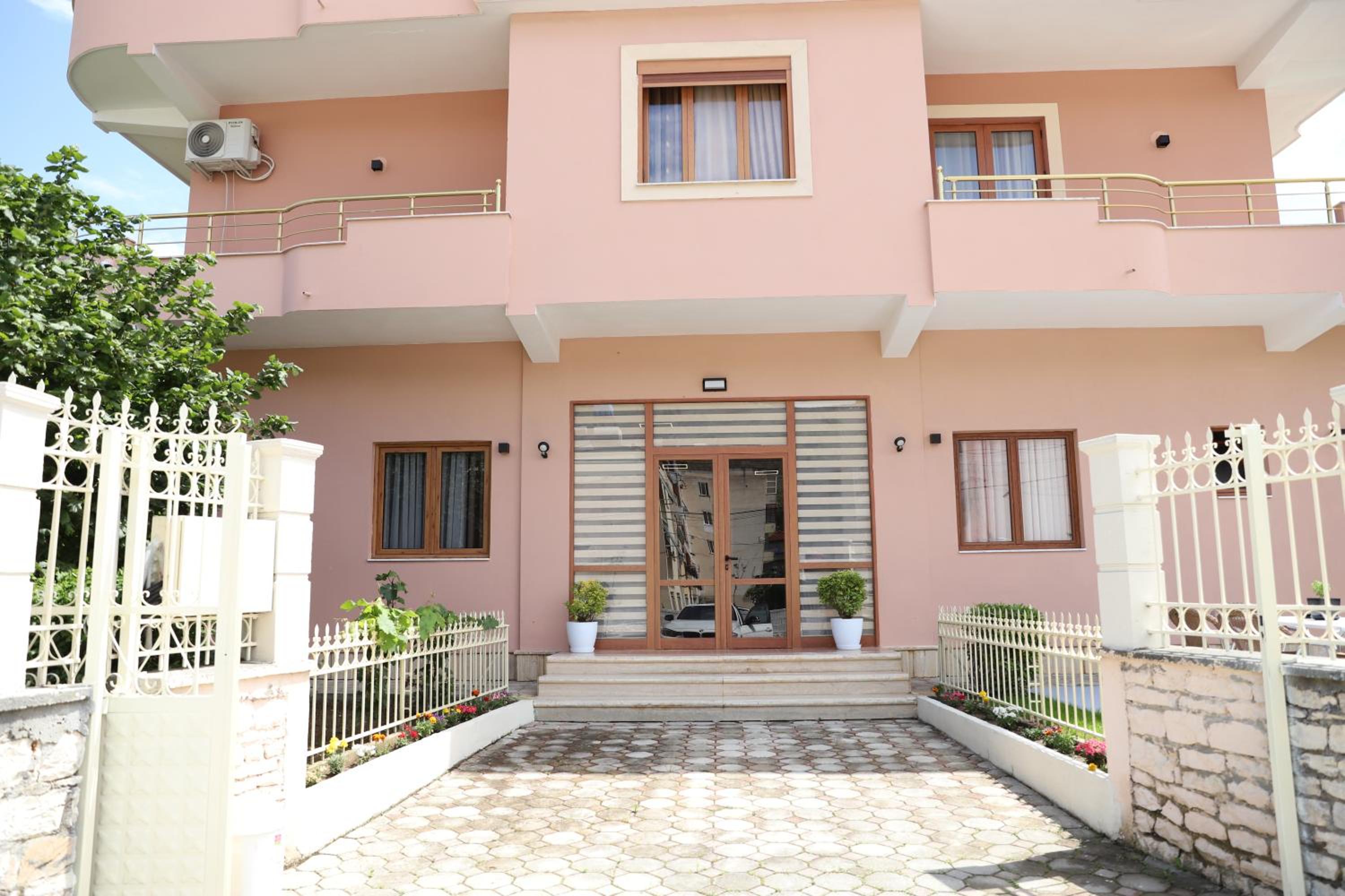Hotel Vila Maledhi