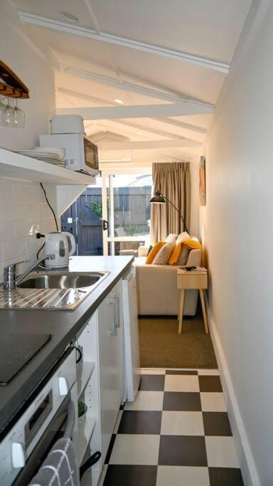 Modern and Private Guesthouse with Hot Tub located 500m to Havelock North Village view 4