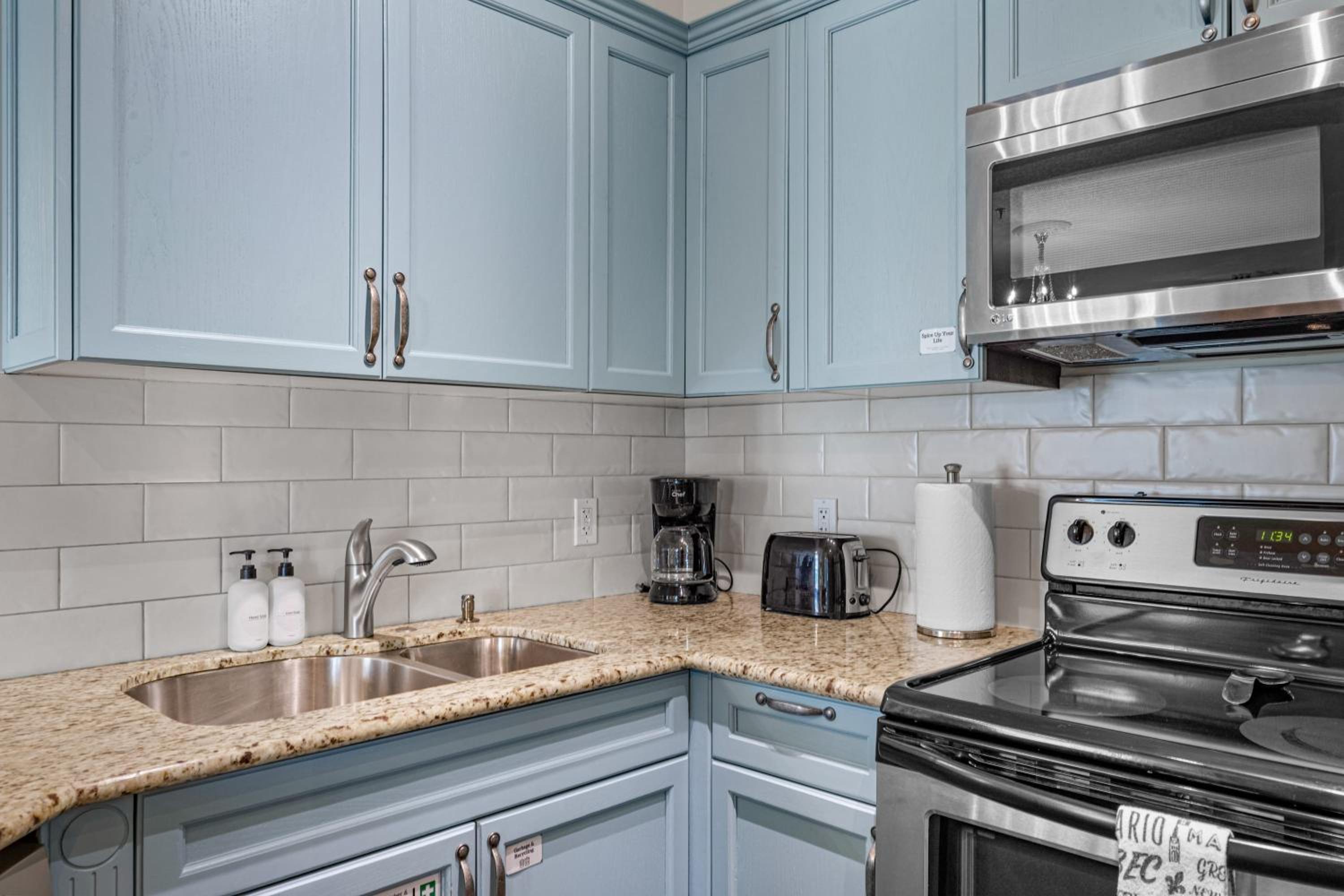 Newly renovated Blue Sky - Family Fun - 2 Bed -2 Bath
