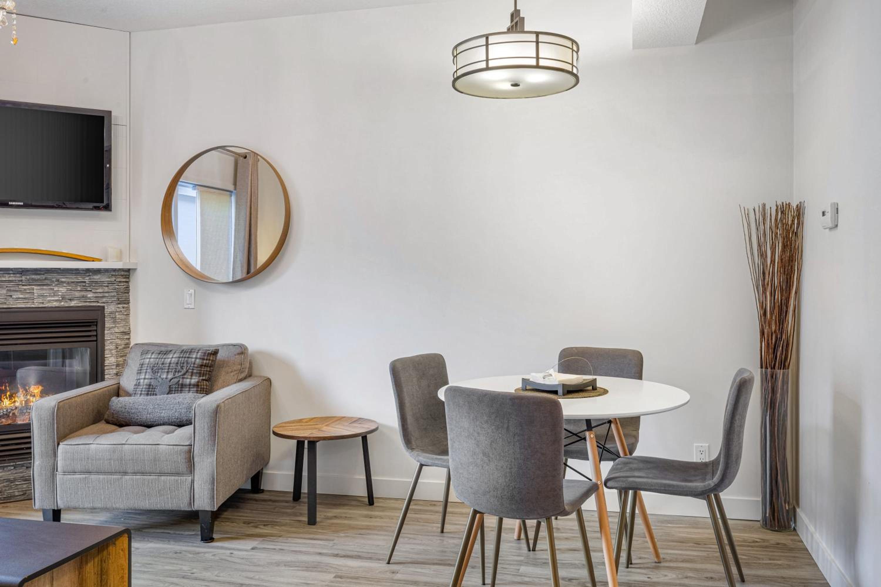 Newly renovated Blue Sky - Family Fun - 2 Bed -2 Bath