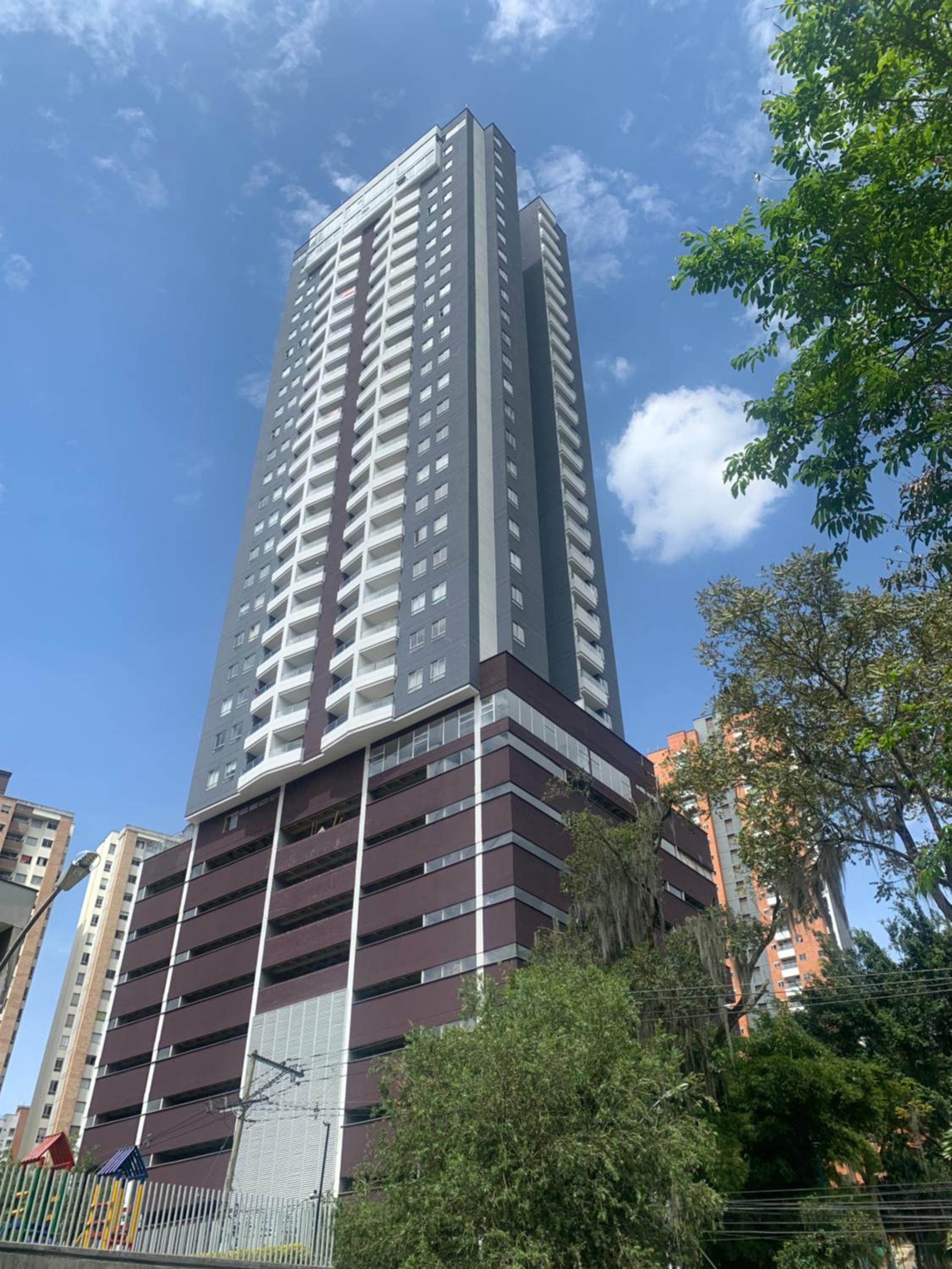 CE20 Excepcional Apartamento Piscina y parqueadero