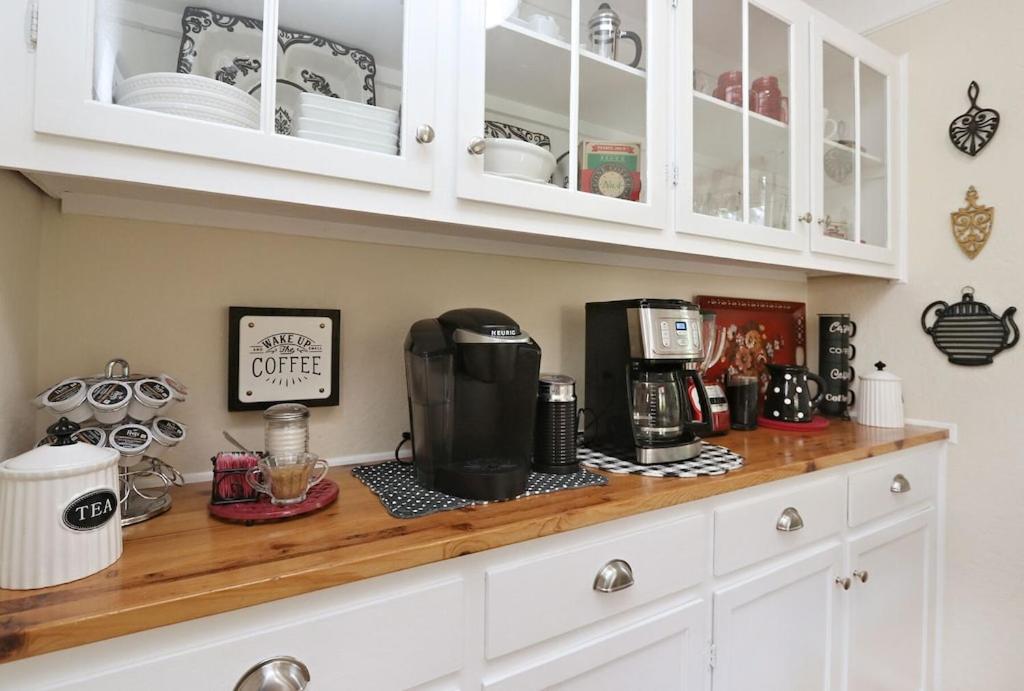 Charming Pasadena English Cottage on Tree Lined Street view 3