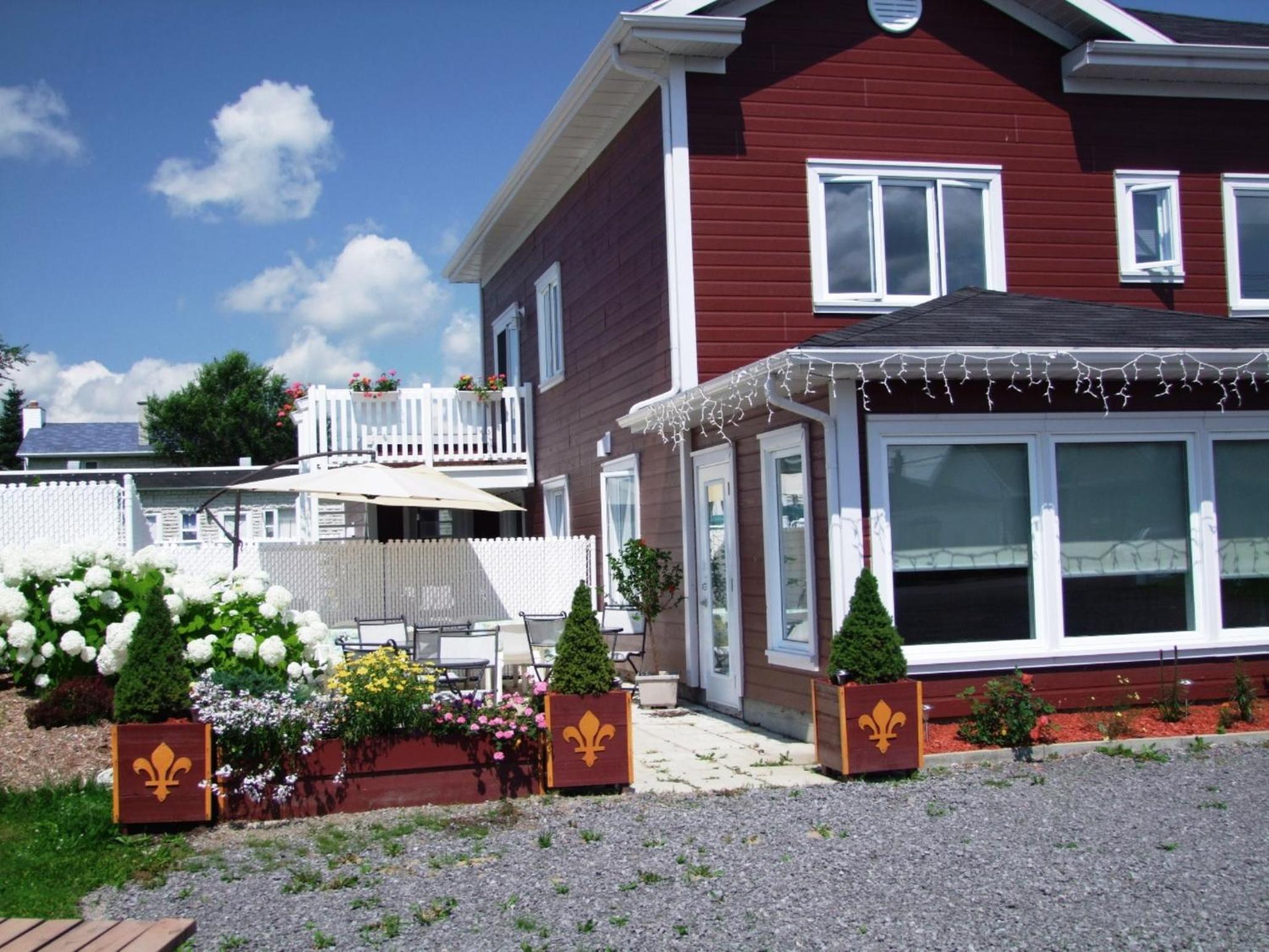 Trois-rivieres Vacations - Motel Canadien - Property Image 1