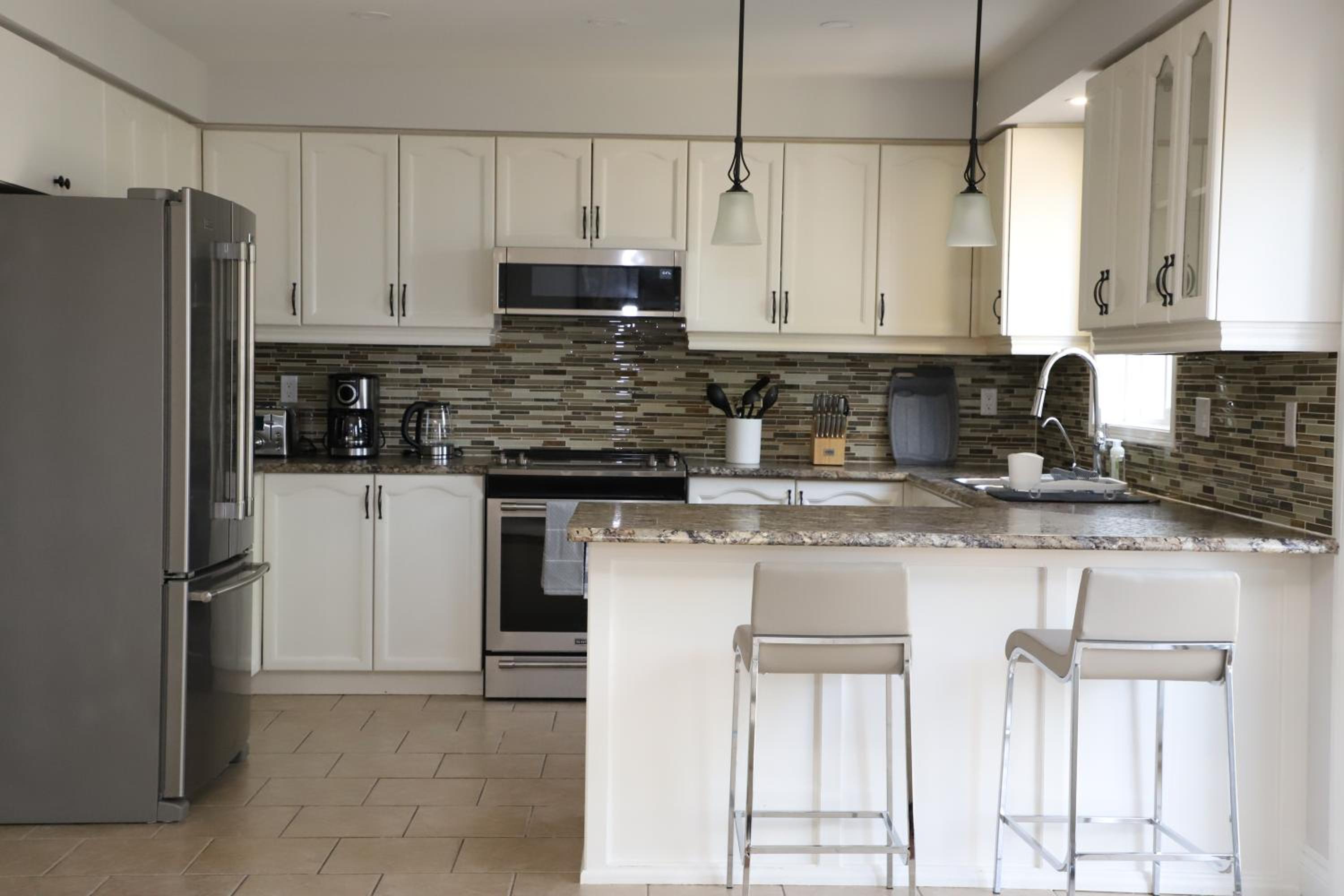Lavish 4BR House Near Simcoe Lake & FH Resort