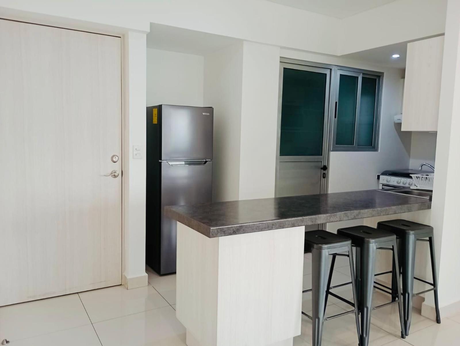 Romulo OFarril 2parking-3BR-2BA photo 4