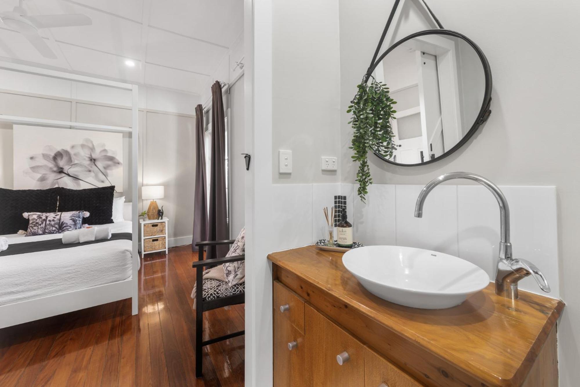 Stunning Beach House & Glamping tent - Sunshine Coast