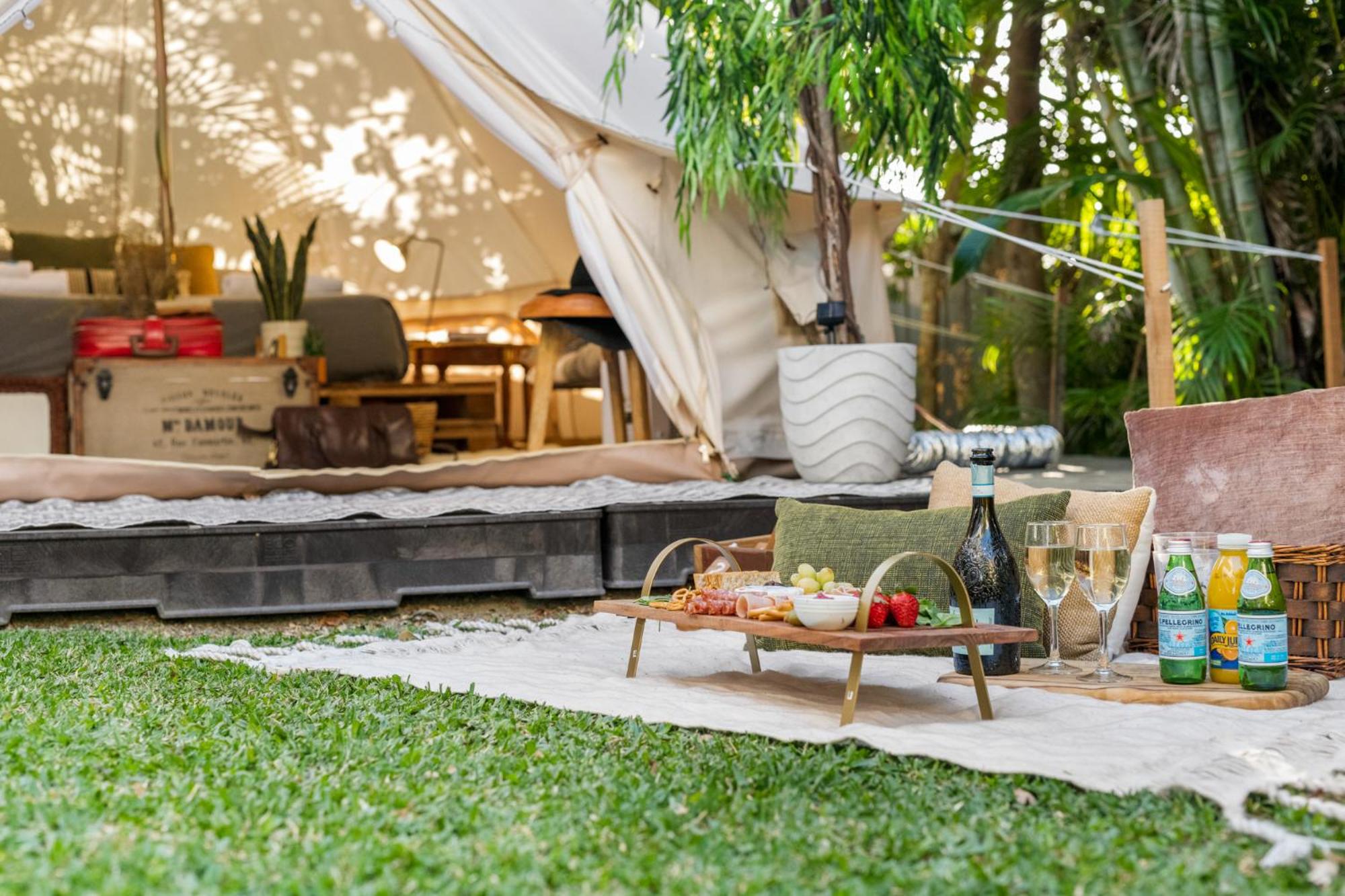Stunning Beach House & Glamping tent - Sunshine Coast