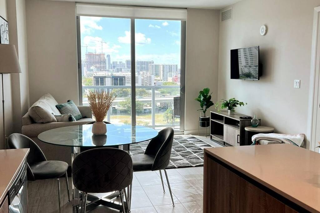 Miami design district, view of the bay - city