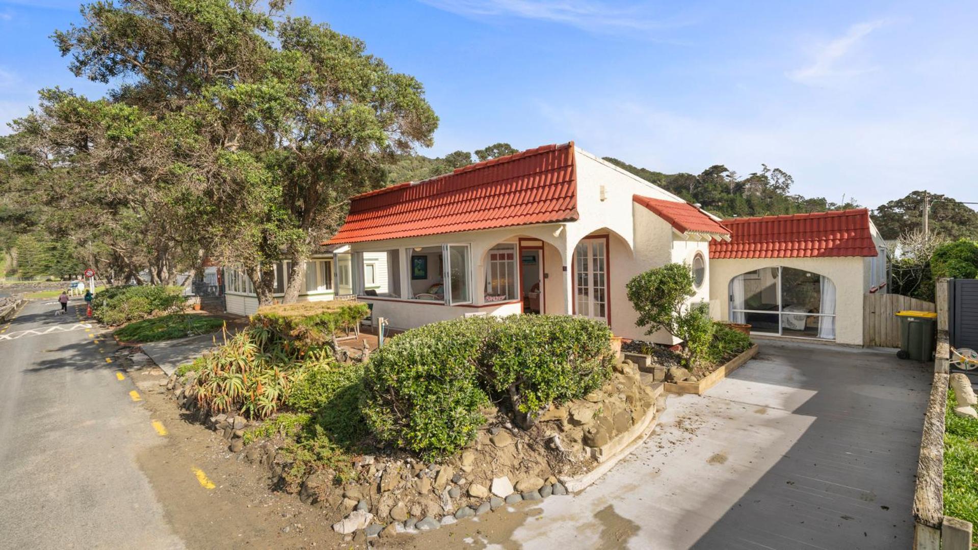 Beachside Bliss - Waiwera Beachfront Holiday Home view 4