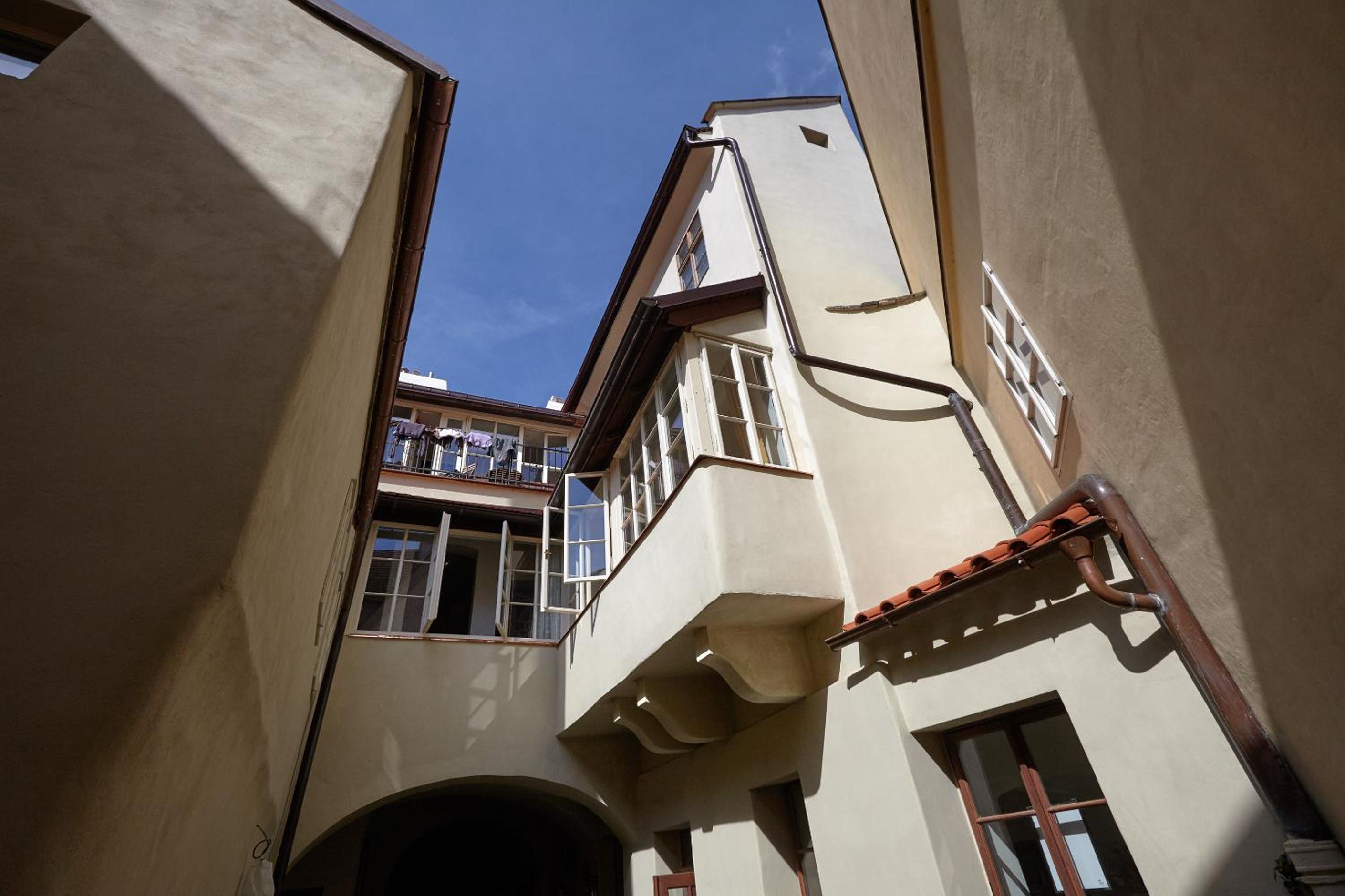 Queen Bee apartments