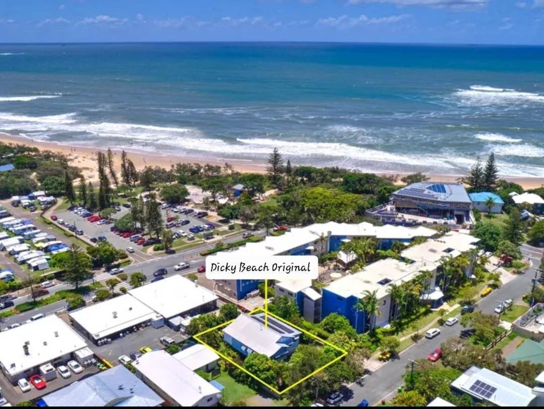 Dicky Beach Original - 2 Bed Downstairs Studio 200m to Beach