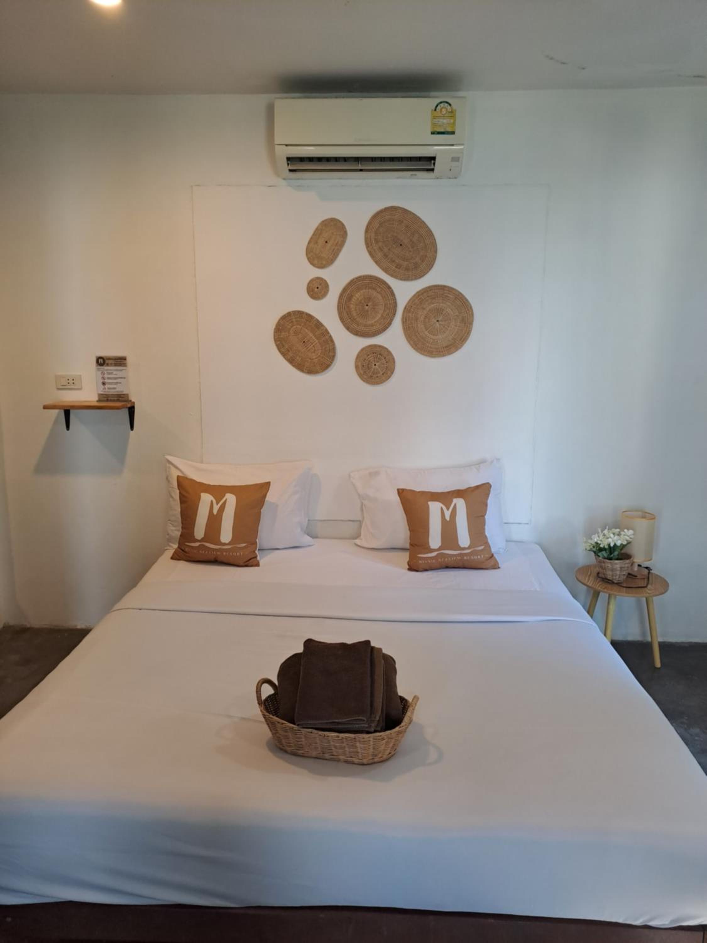 Minnie Seaview Resort