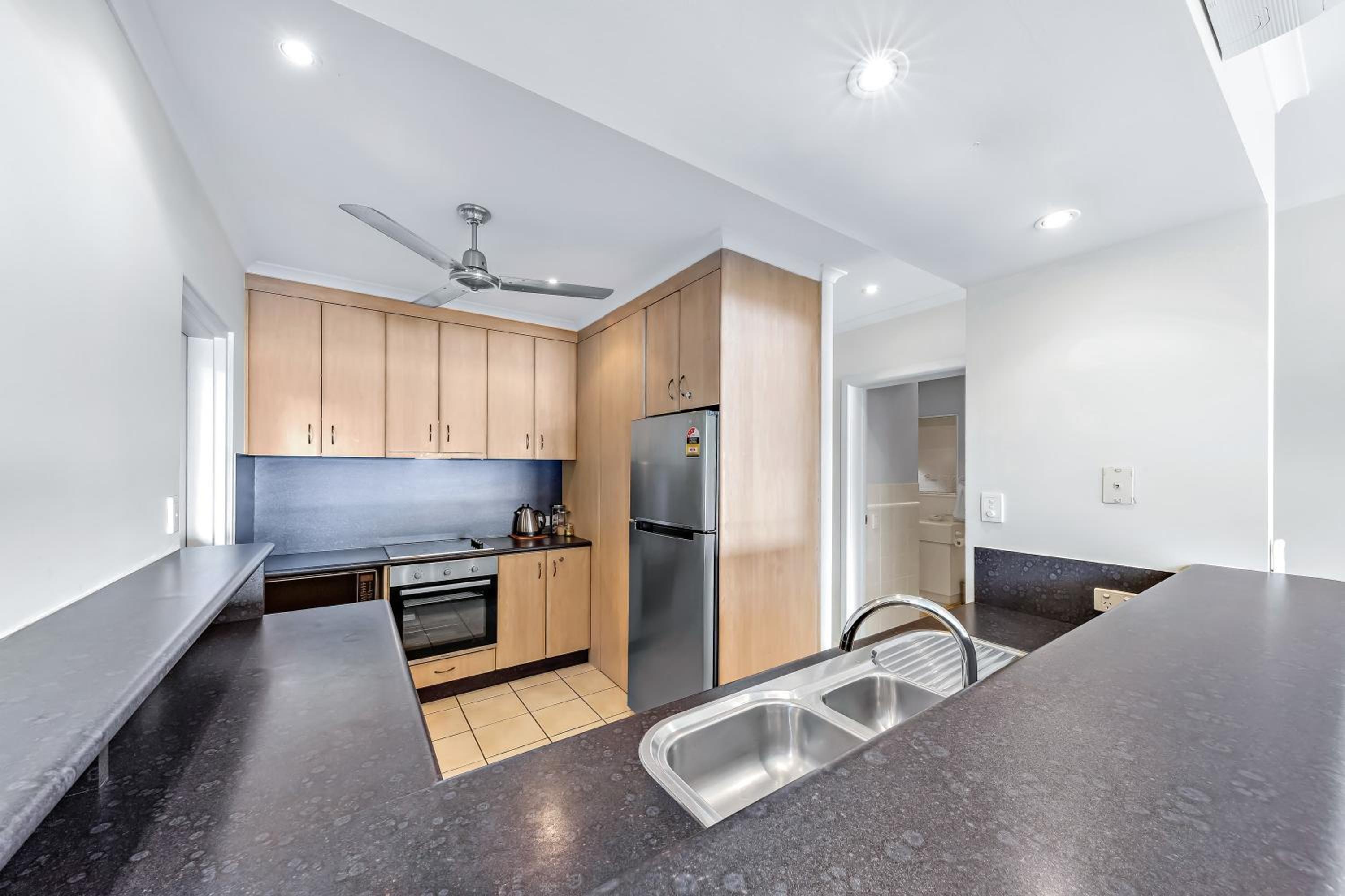 Whitsunday Beachfront Apartment on Broadwater