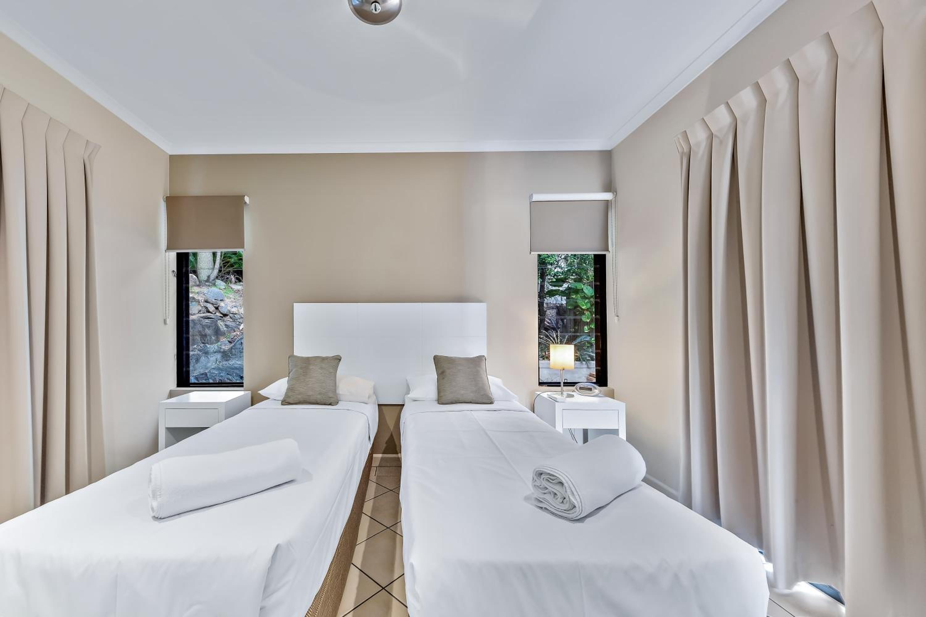 Whitsunday Beachfront Apartment on Broadwater