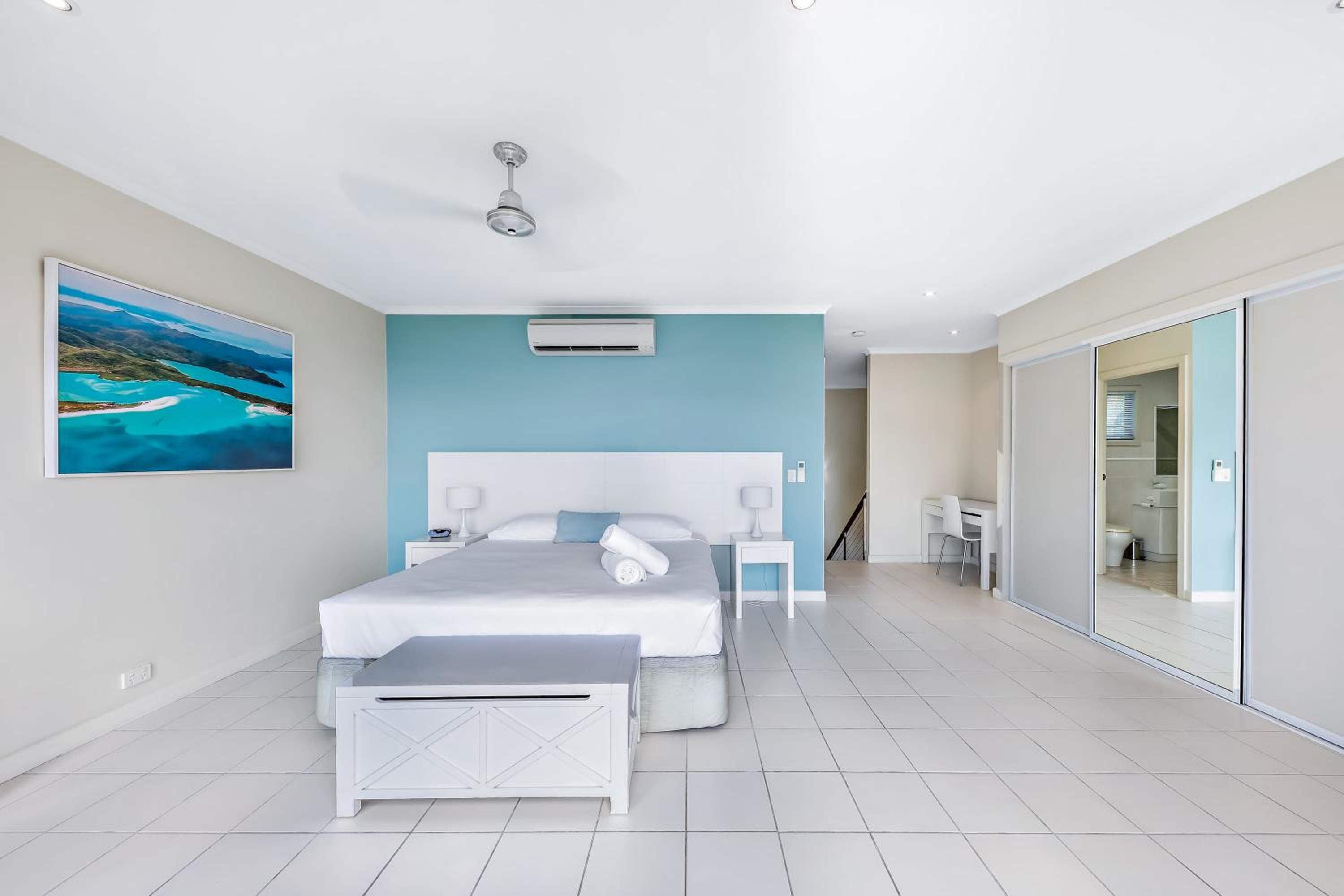 Whitsunday Beachfront Apartment on Broadwater
