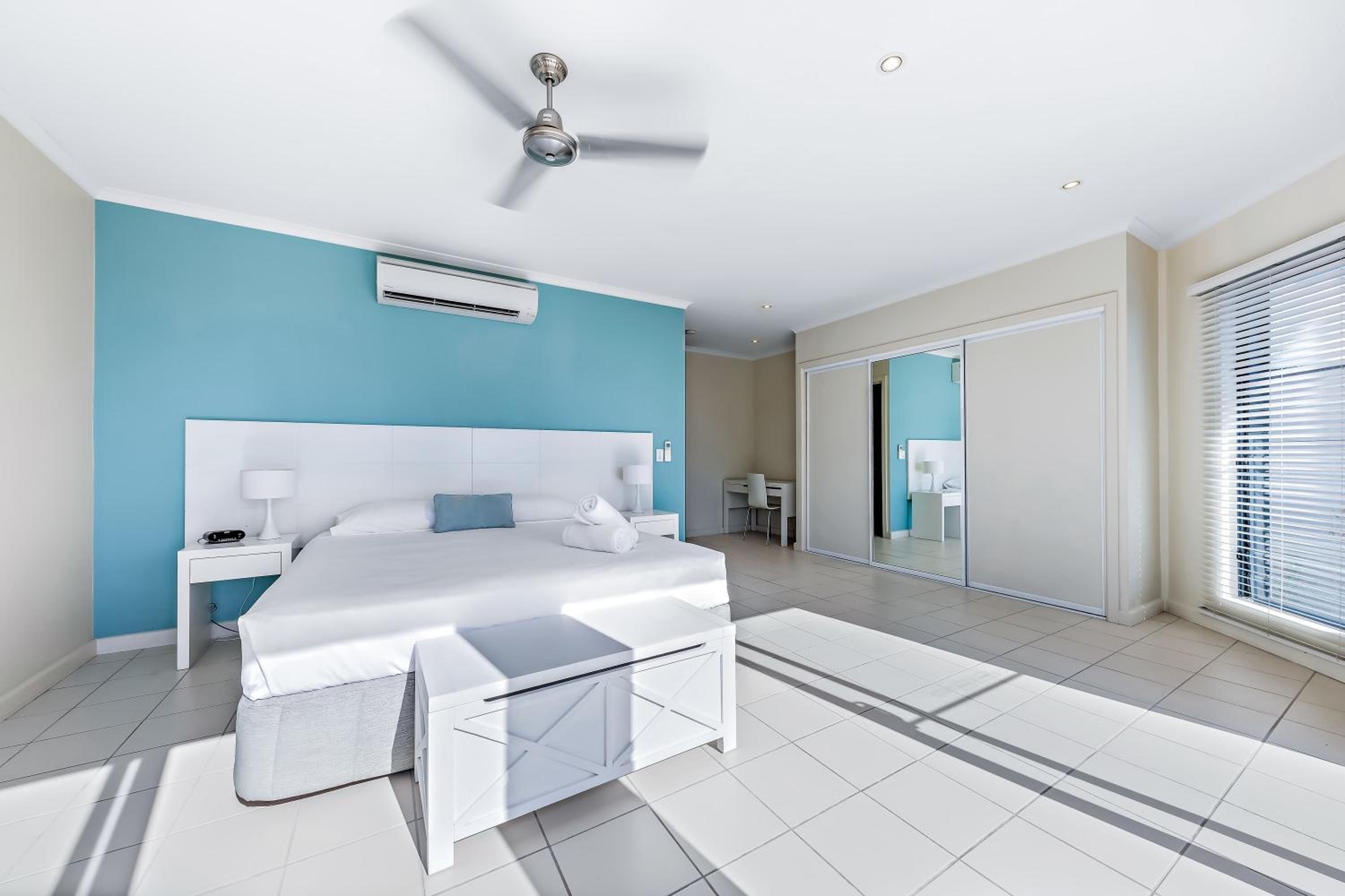 Whitsunday Beachfront Apartment on Broadwater