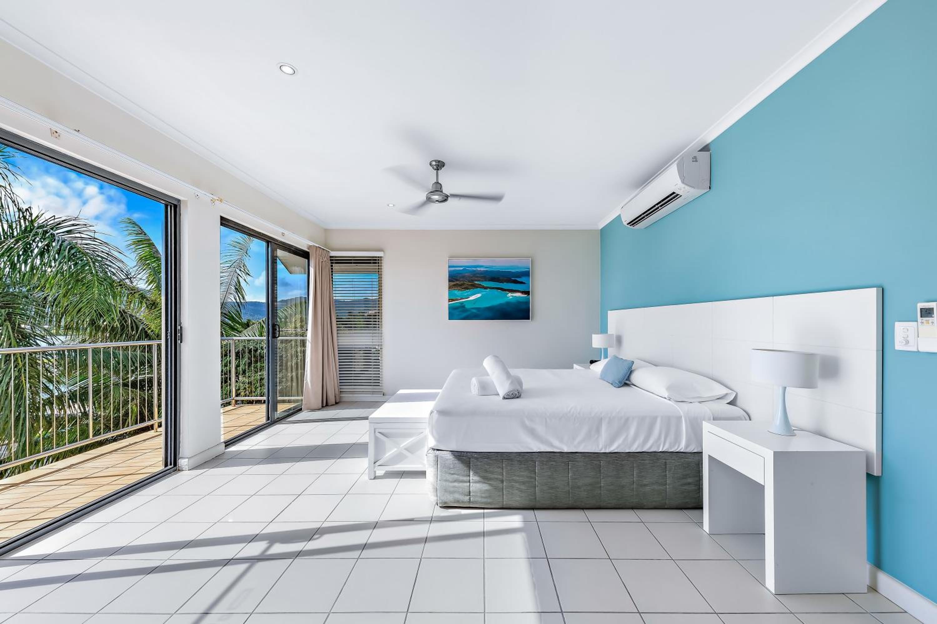 Whitsunday Beachfront Apartment on Broadwater