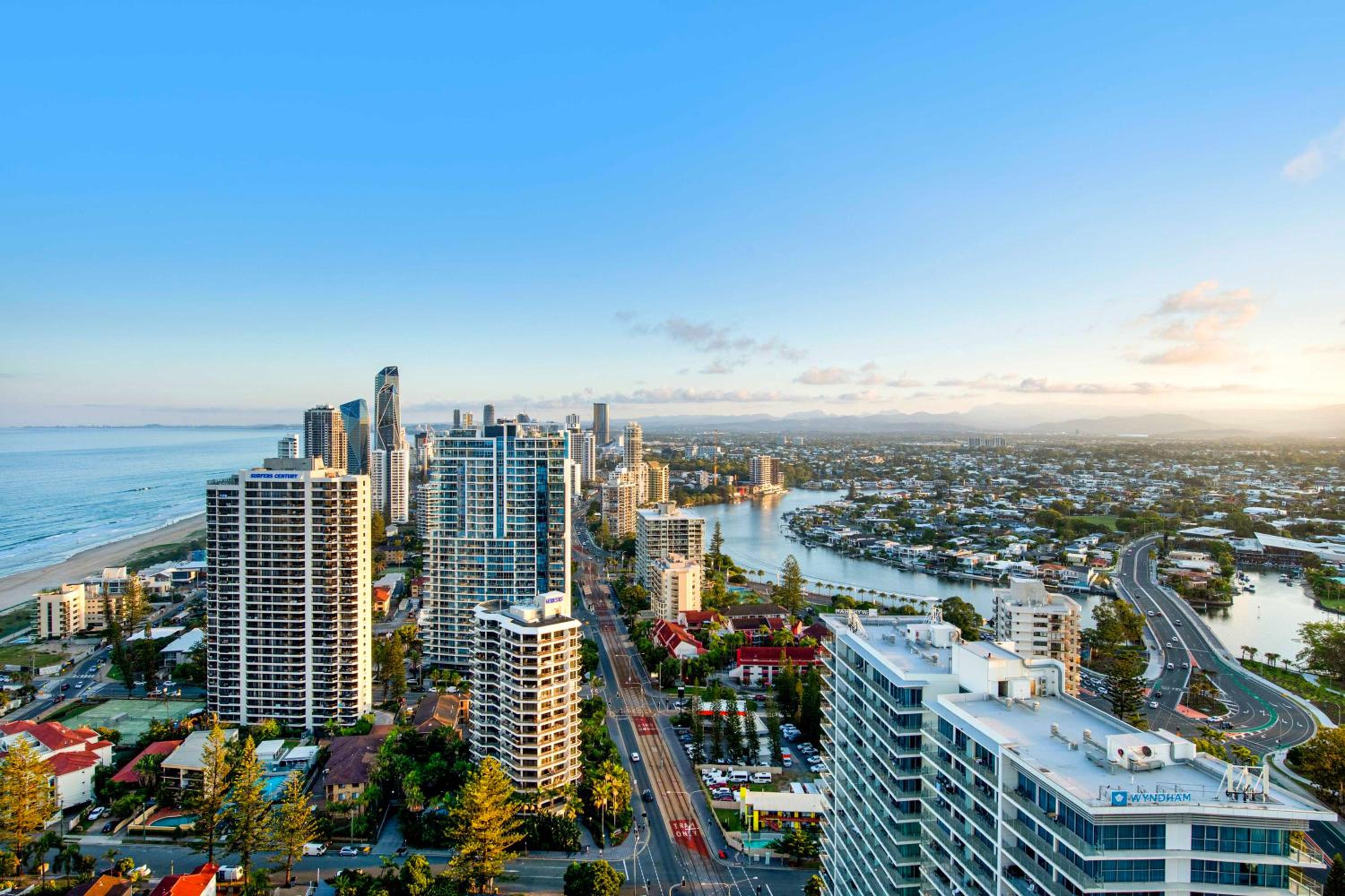 Hinterland Views! - Q Tower Apartments - From Level 3 - Self Contained & Privately Managed - Wow Stay