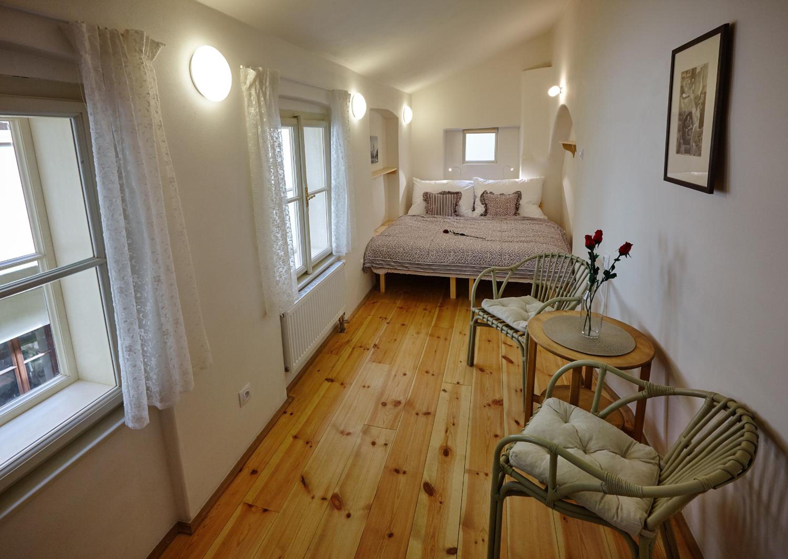 Queen Bee apartments