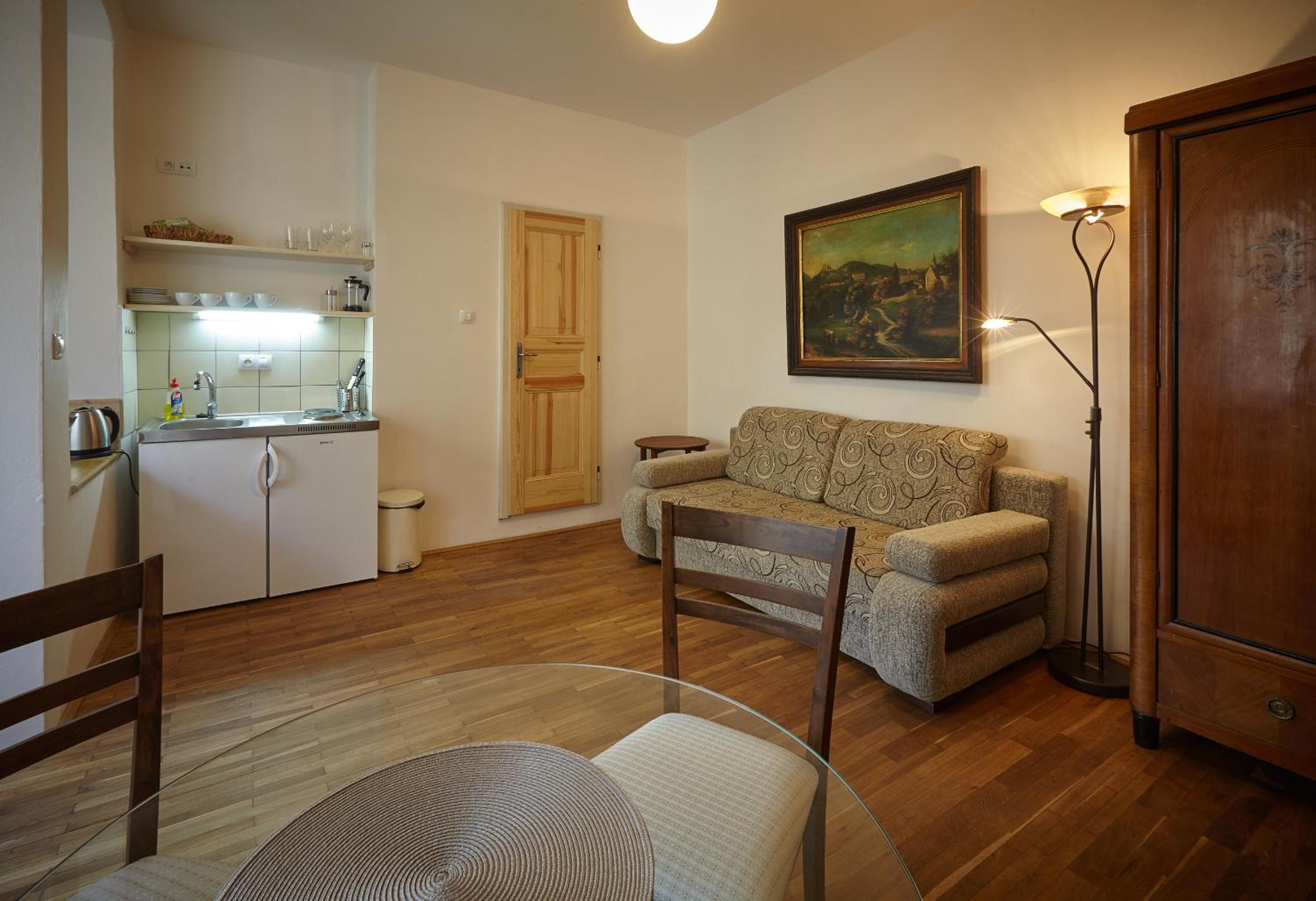 Queen Bee apartments
