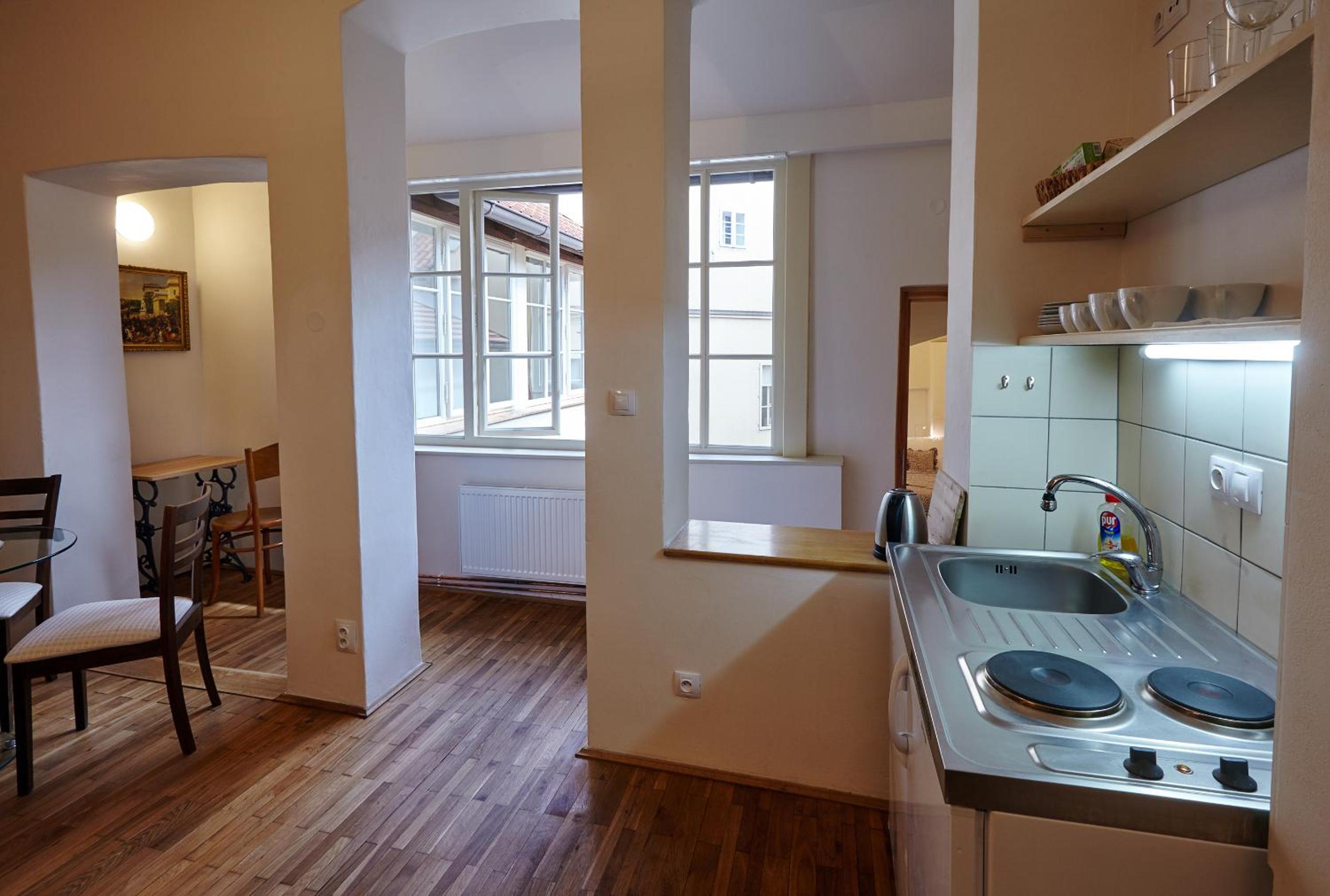 Queen Bee apartments