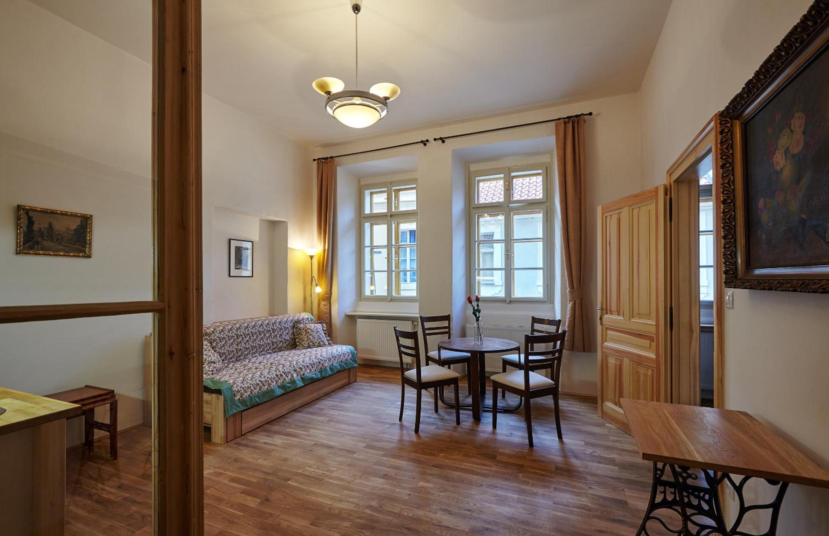 Queen Bee apartments