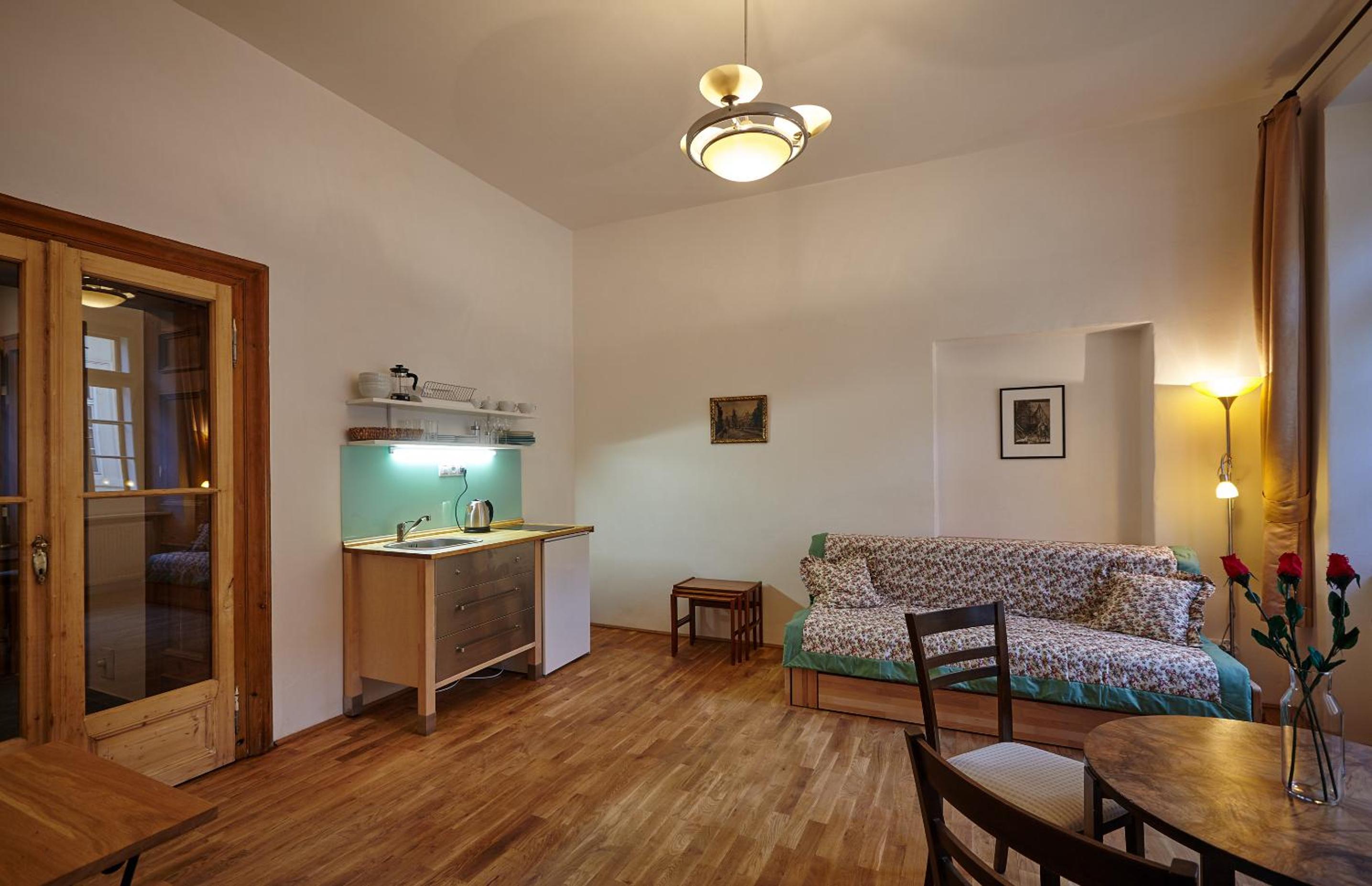 Queen Bee apartments