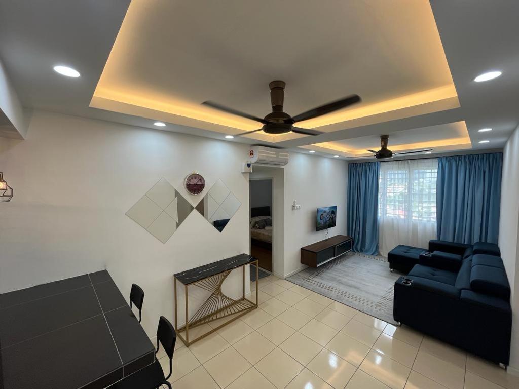Naura Homestay Selayang Damai