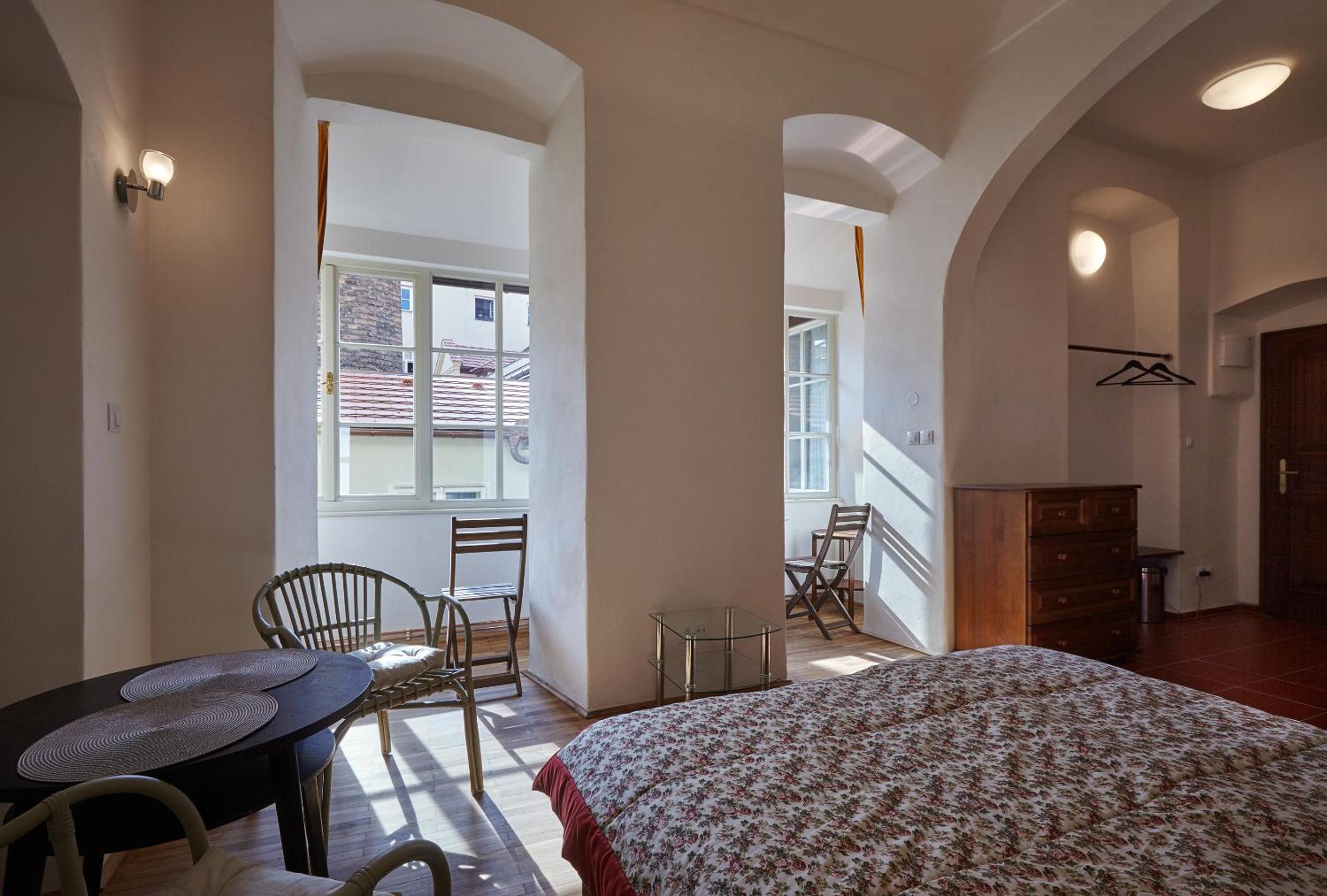 Queen Bee apartments