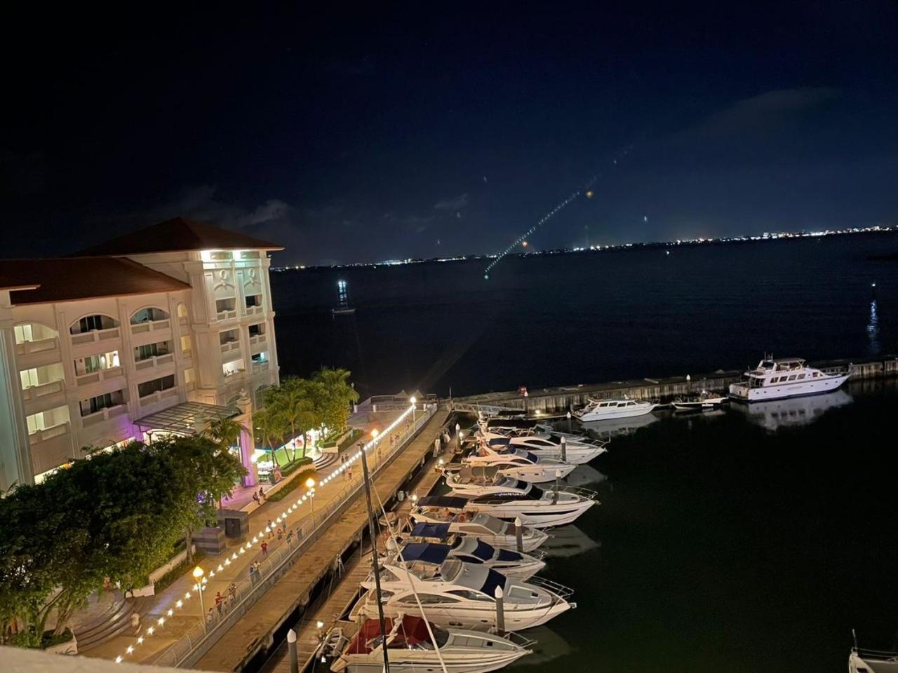2Bedroom Seaview @ Straits Quay photo 3