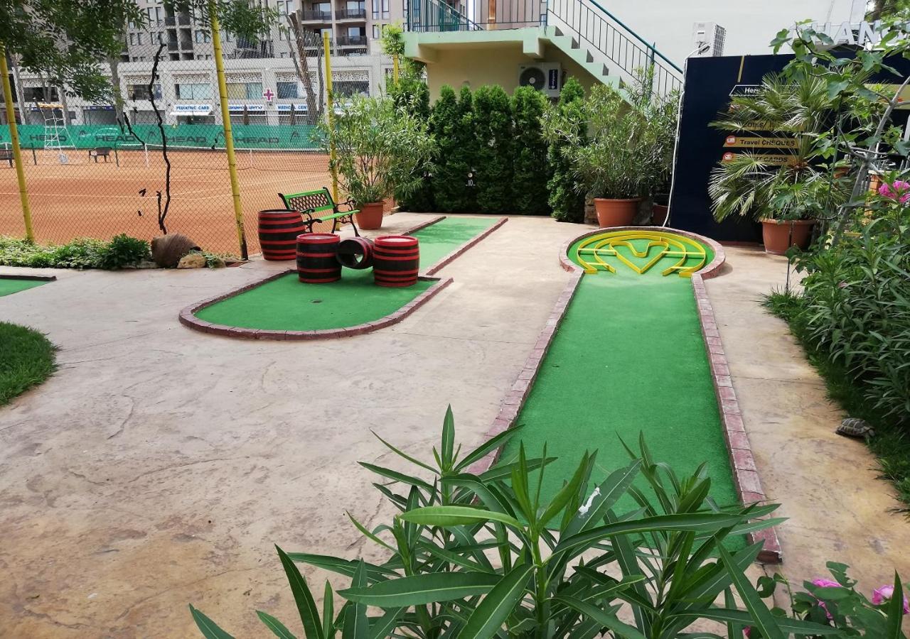Ideal three bed apartment for families closed to the Beach