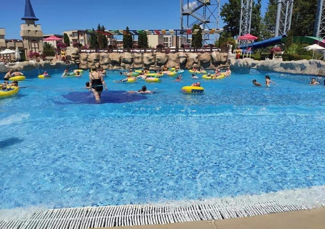 Ideal three bed apartment for families closed to the Beach
