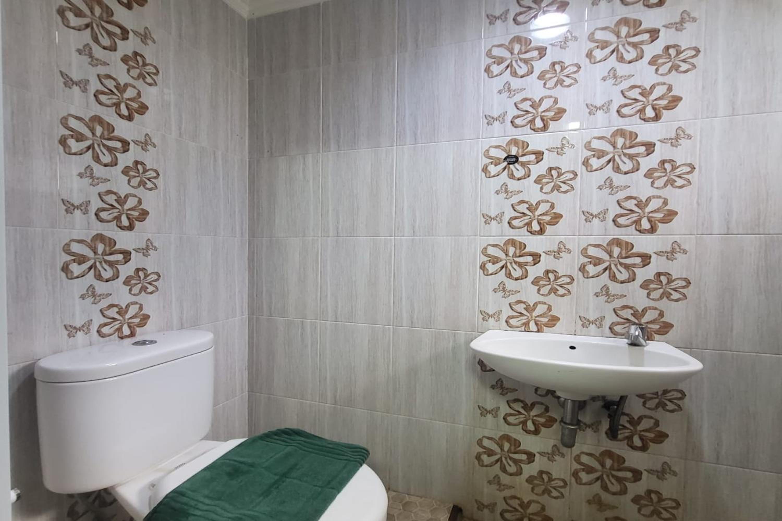 Dream INN Guest House Aero