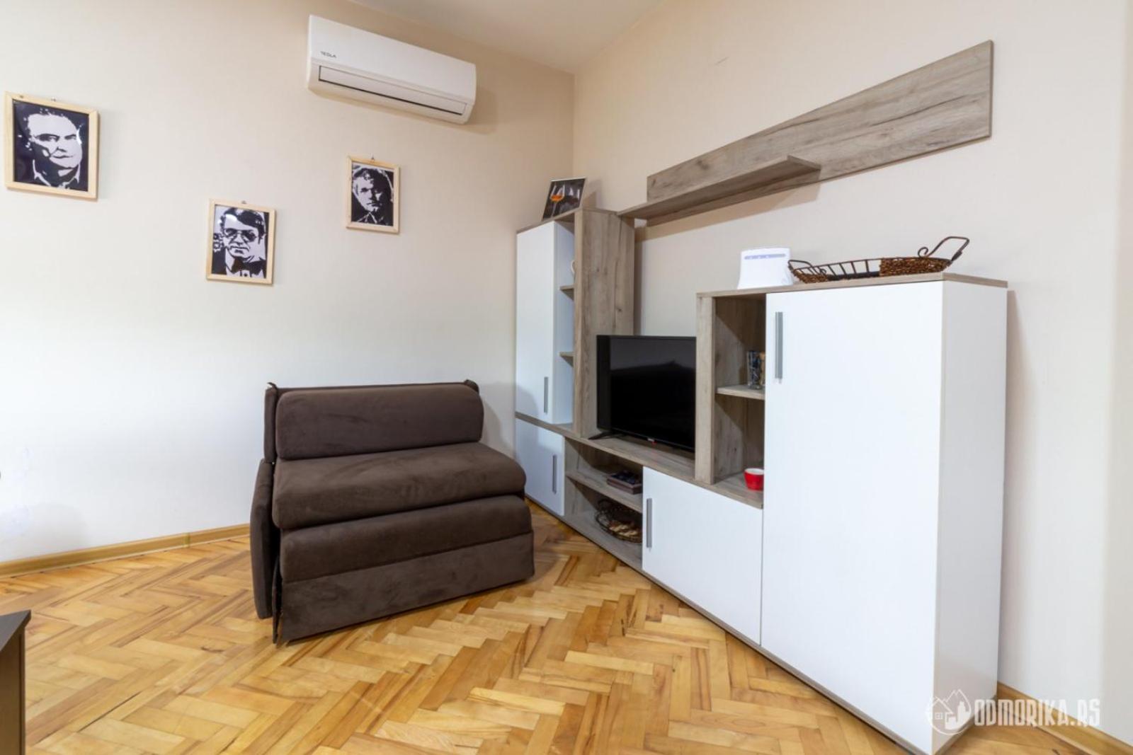 Photo 12