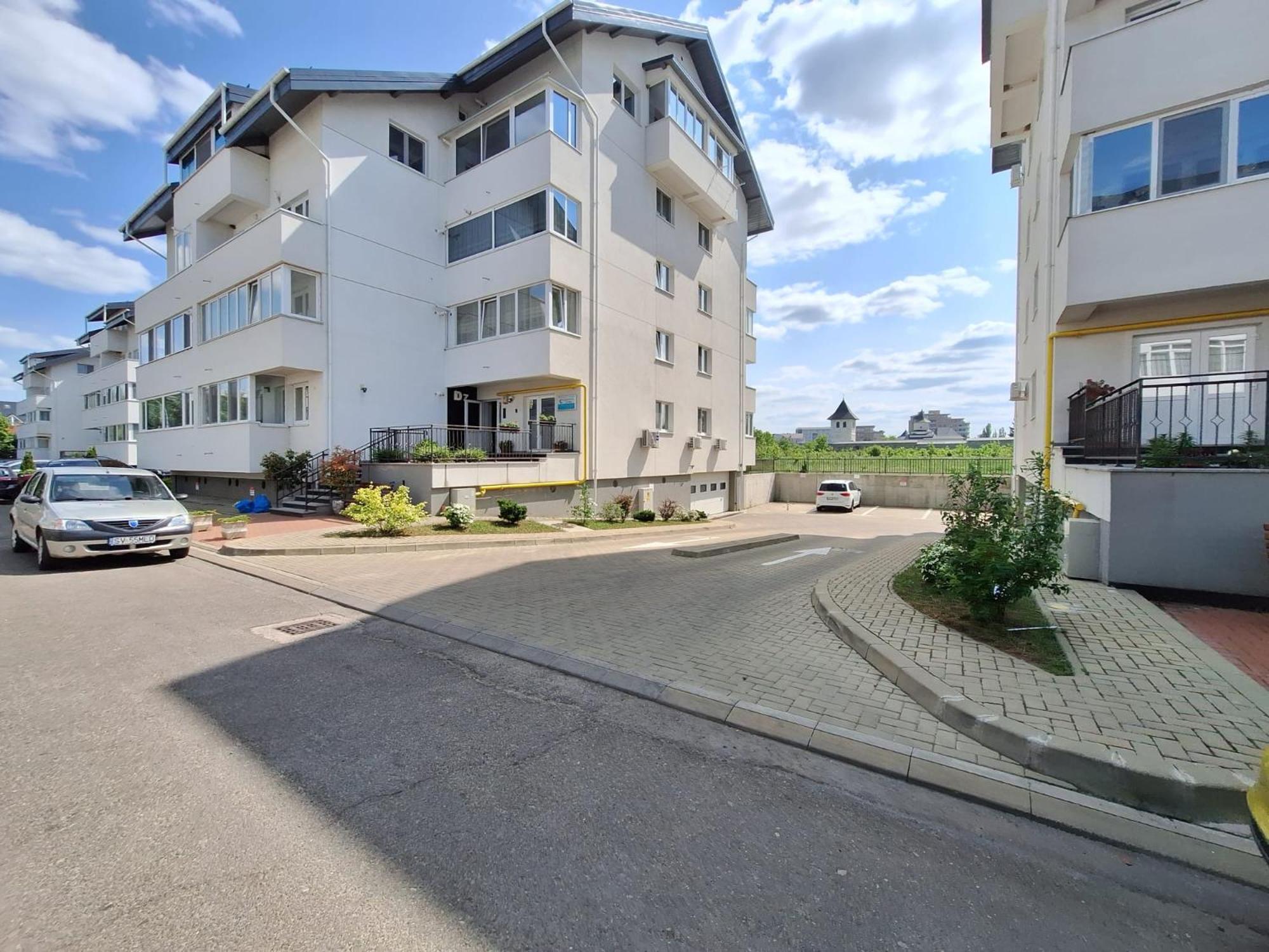 Cozy One-Bedroom Apartments Suceava view 3