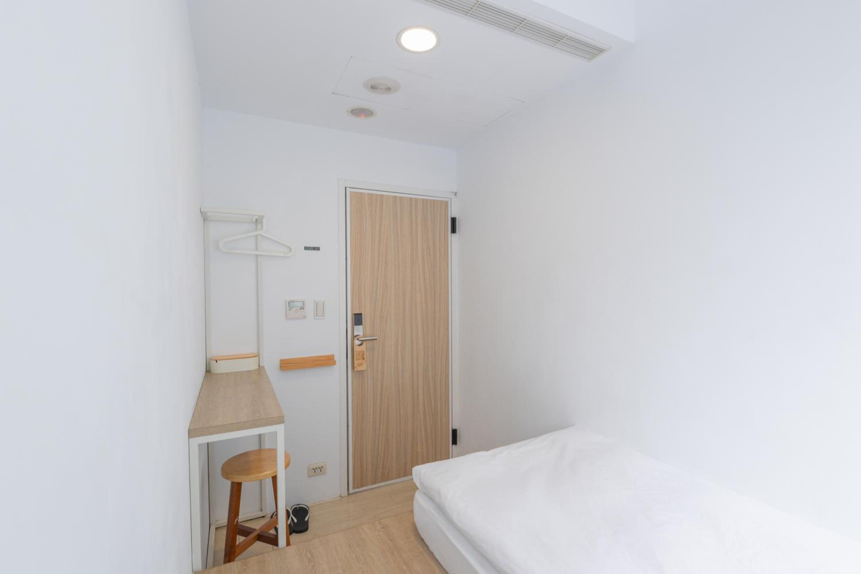 OwlStay Flip Flop Hostel - Garden