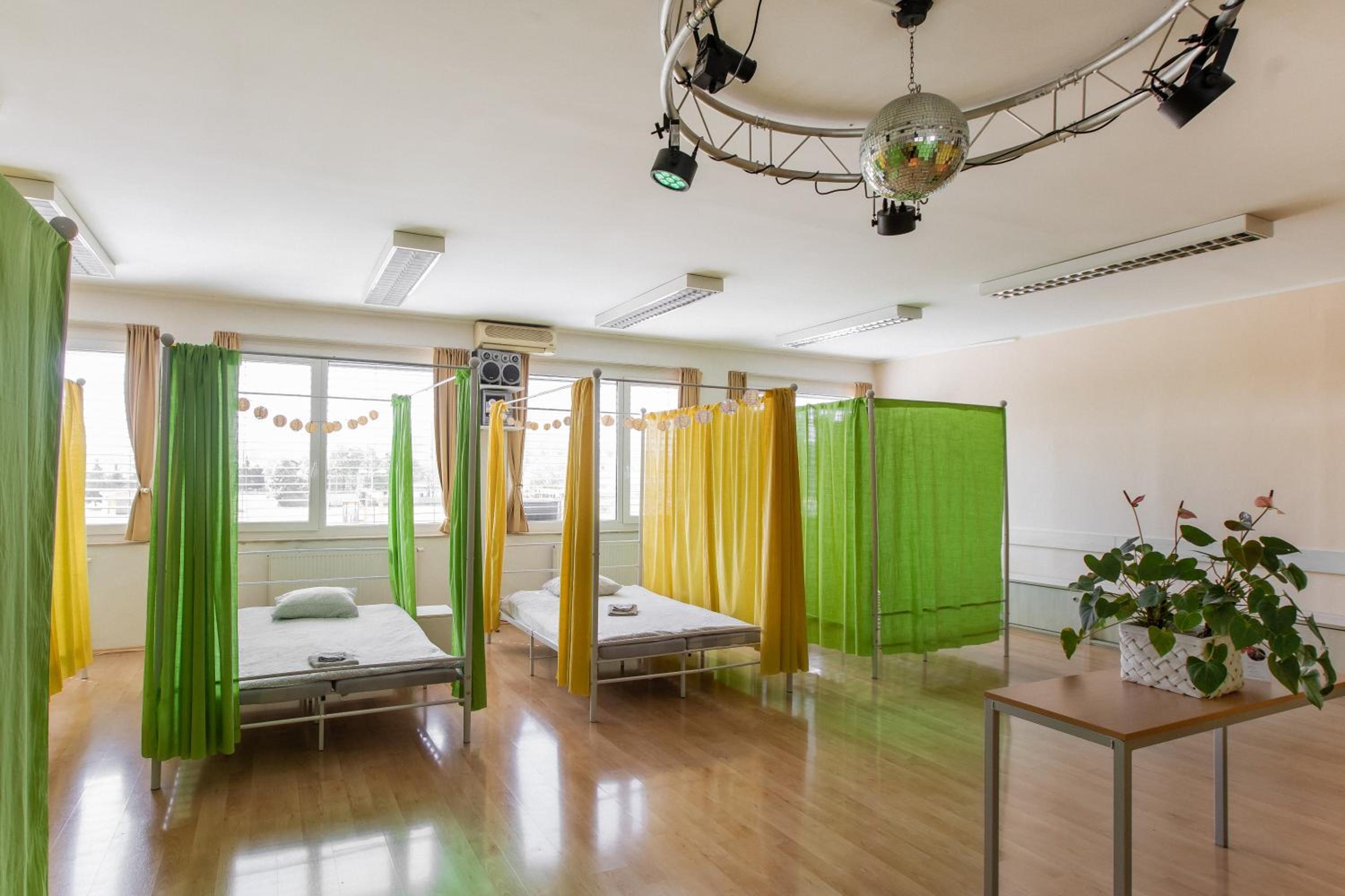 TEJ HOSTEL
