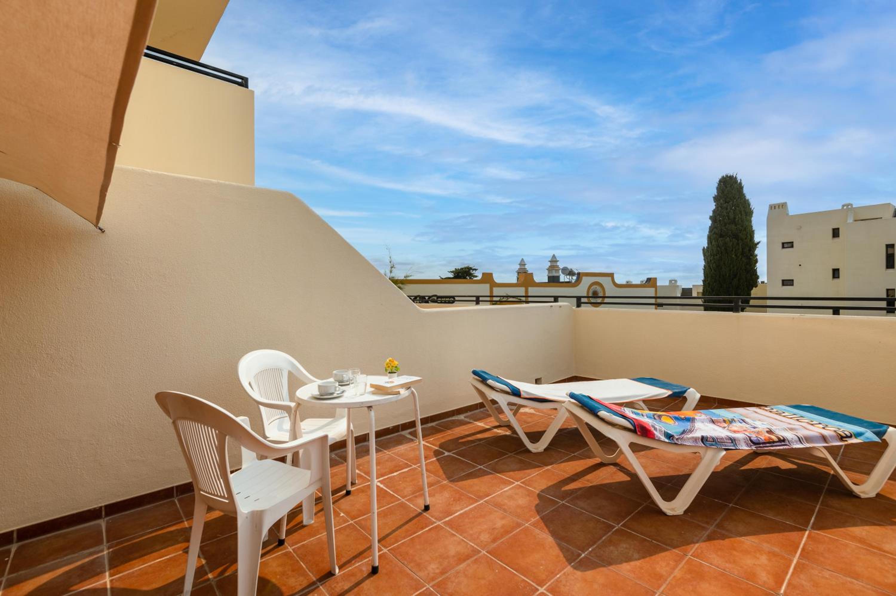 Albufeira Jardim Sun Deck Studio view 3